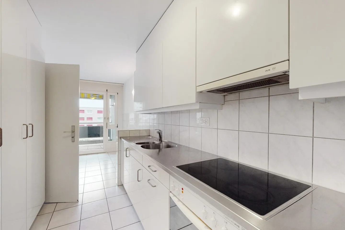 Alloggio in un quartiere tranquillo e verdeggiante - Foto 3 di 7