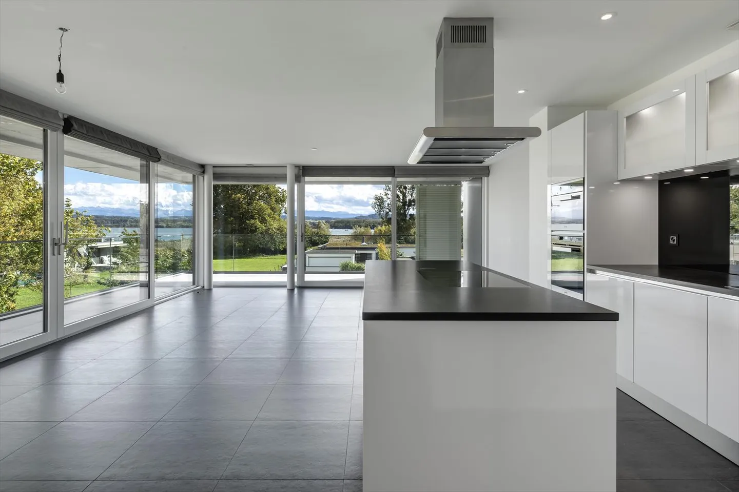 Magnifico appartamento di 4,5 locali con vista sul lago di Morat - Foto 6 di 12