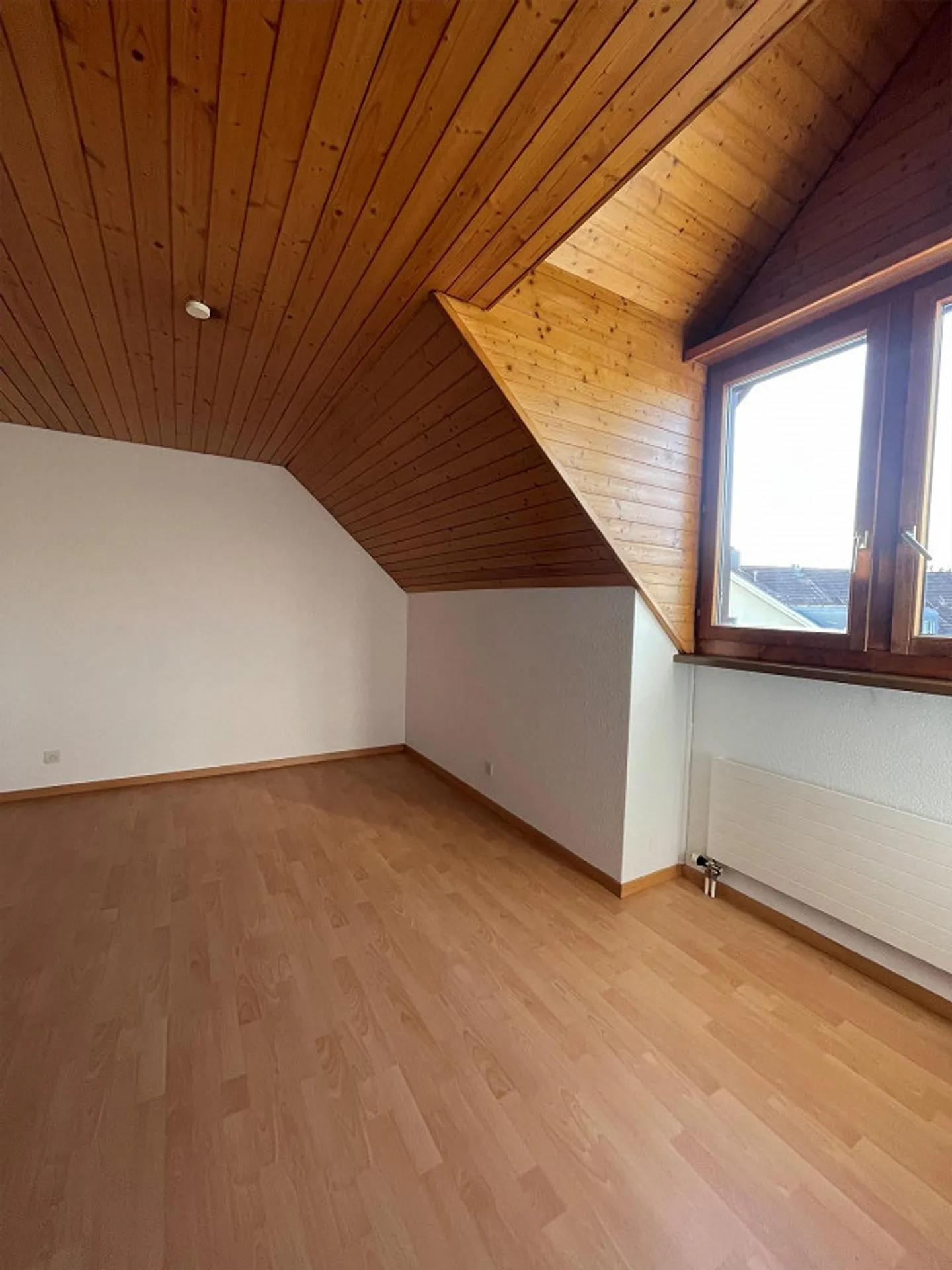 Affordable 2.5-room apartment in St. Gallen (temporary) - Photo 2 of 13