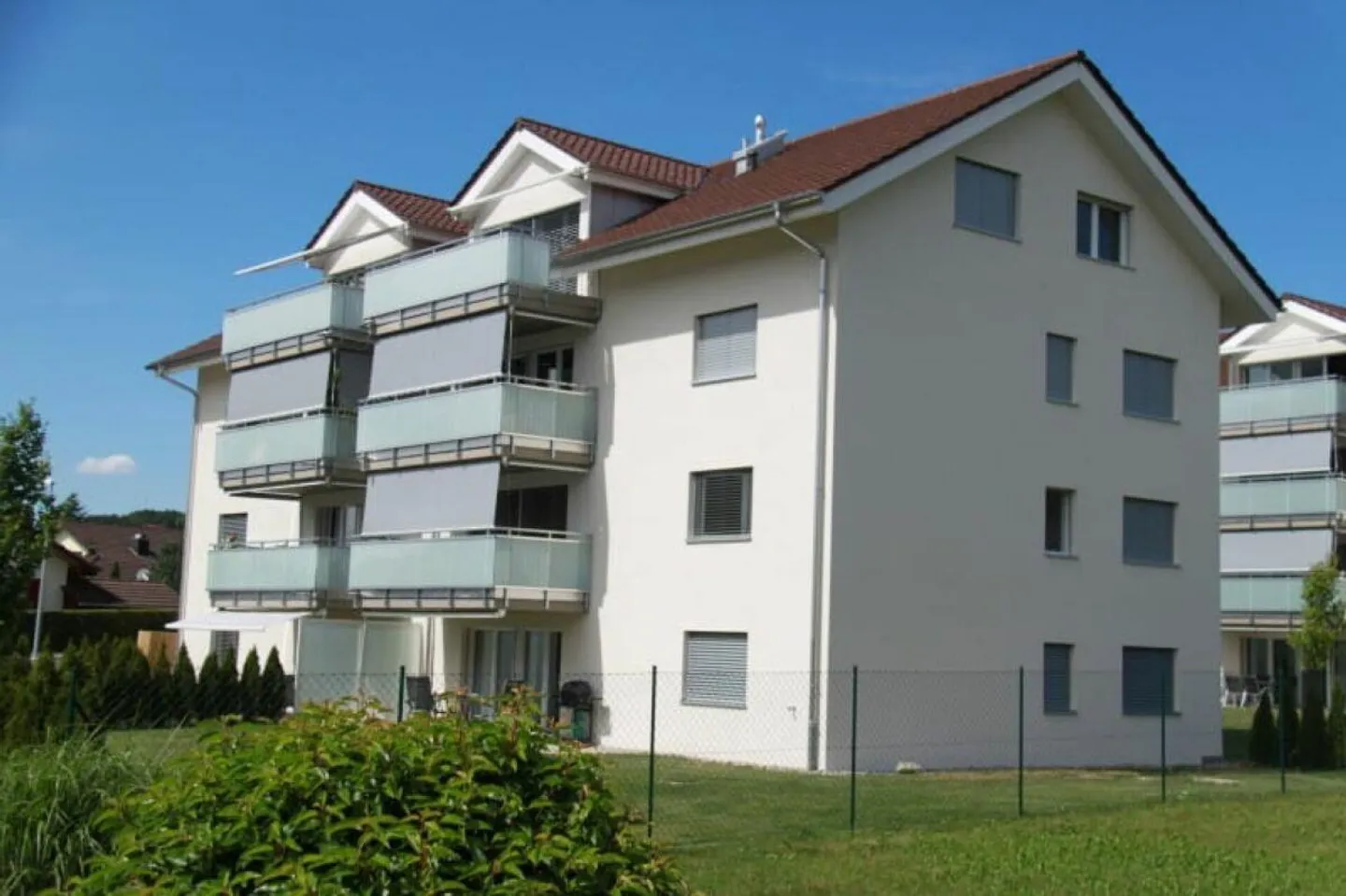 Au-dessus des toits de Waltenschwil - Photo 1 sur 10