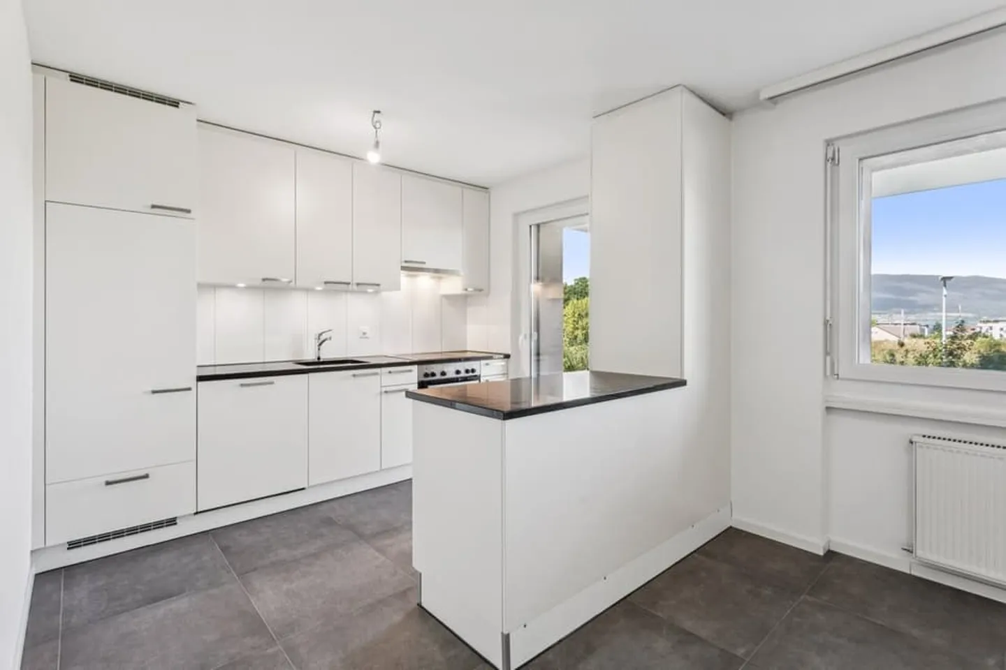 Estavayer-le-Lac - Appartamento ristrutturato di 4,5 locali con terrazza e vista lago - Foto 3 di 12