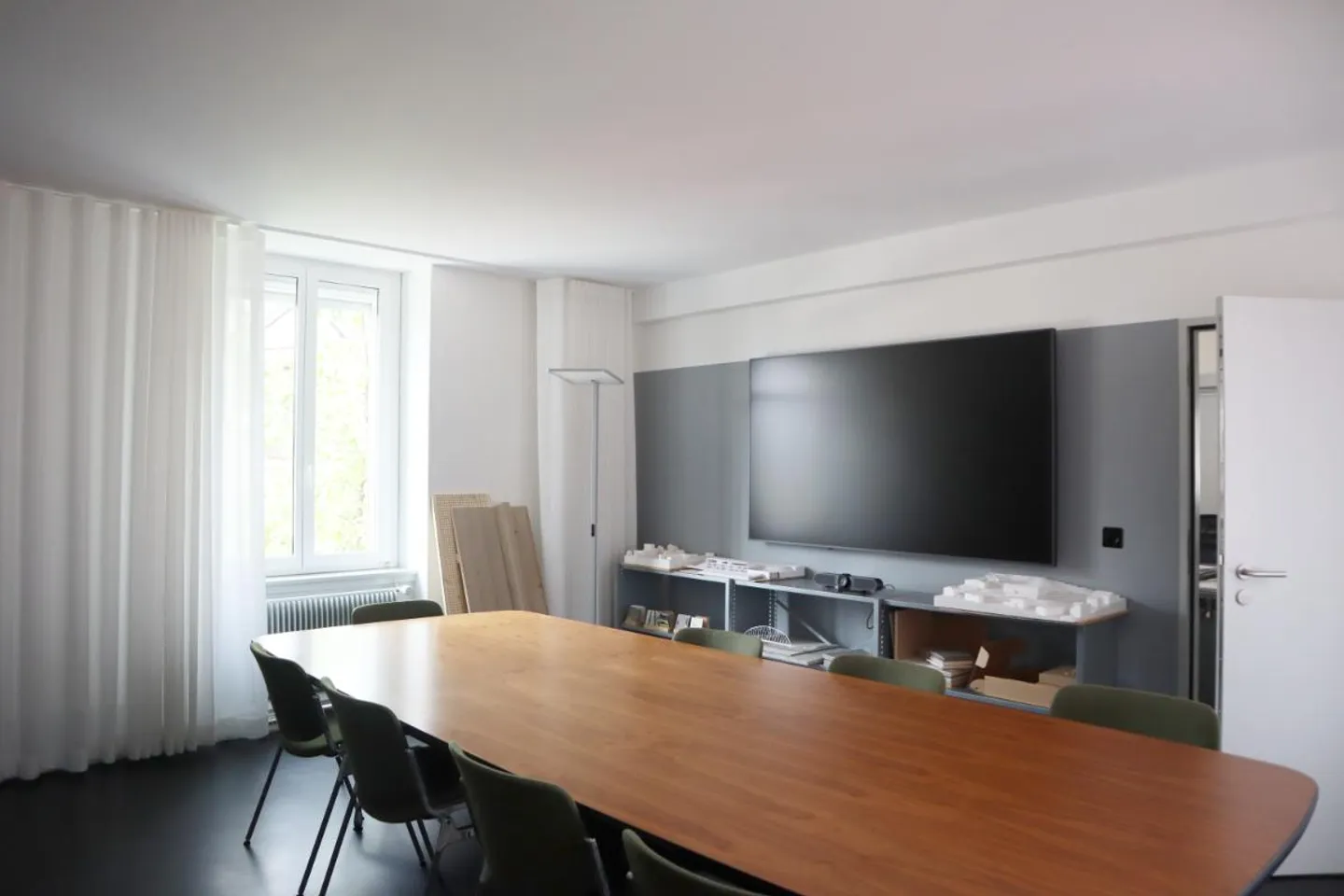 Très beaux bureaux / espaces commerciaux de 200 m2 à Delémont - Photo 1 sur 8