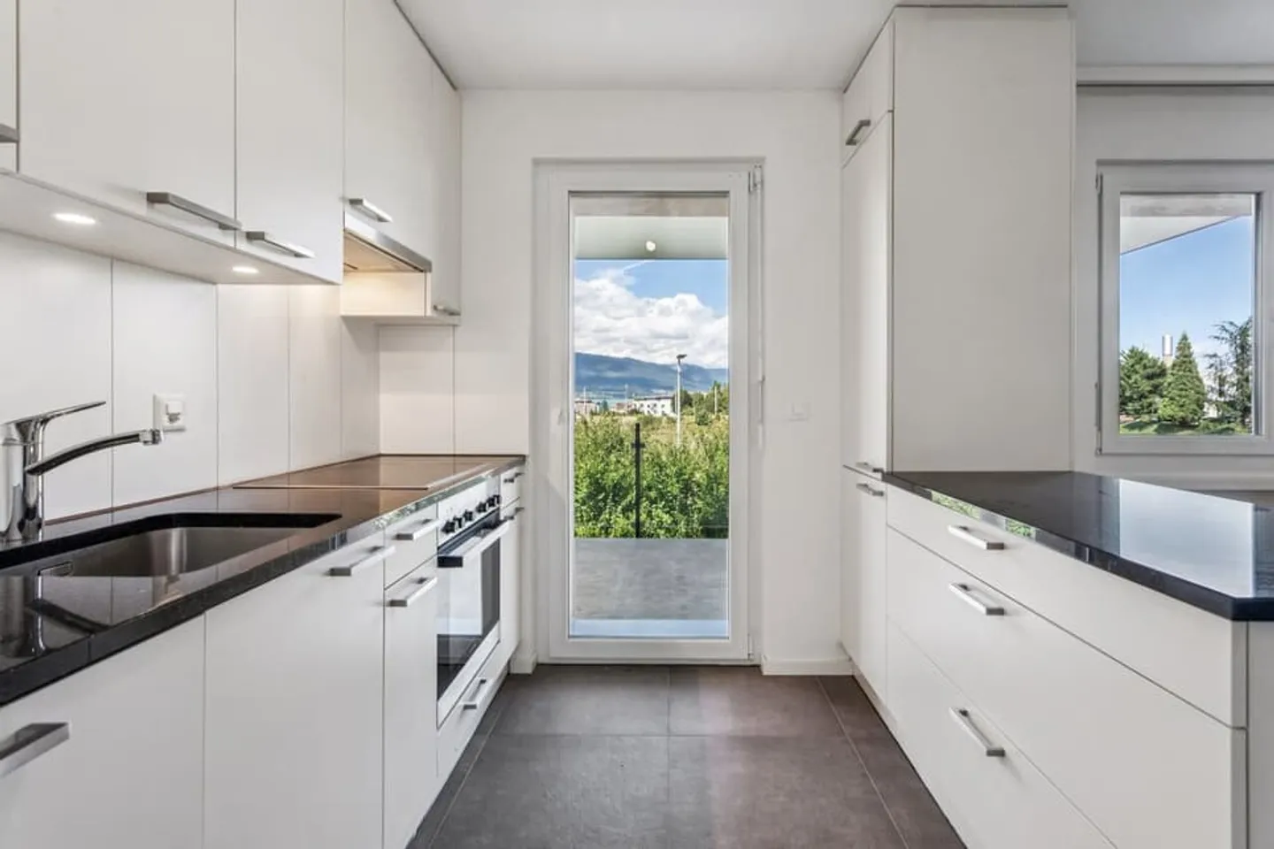 Estavayer-le-Lac - Appartamento ristrutturato di 4,5 locali con terrazza e vista lago - Foto 4 di 12