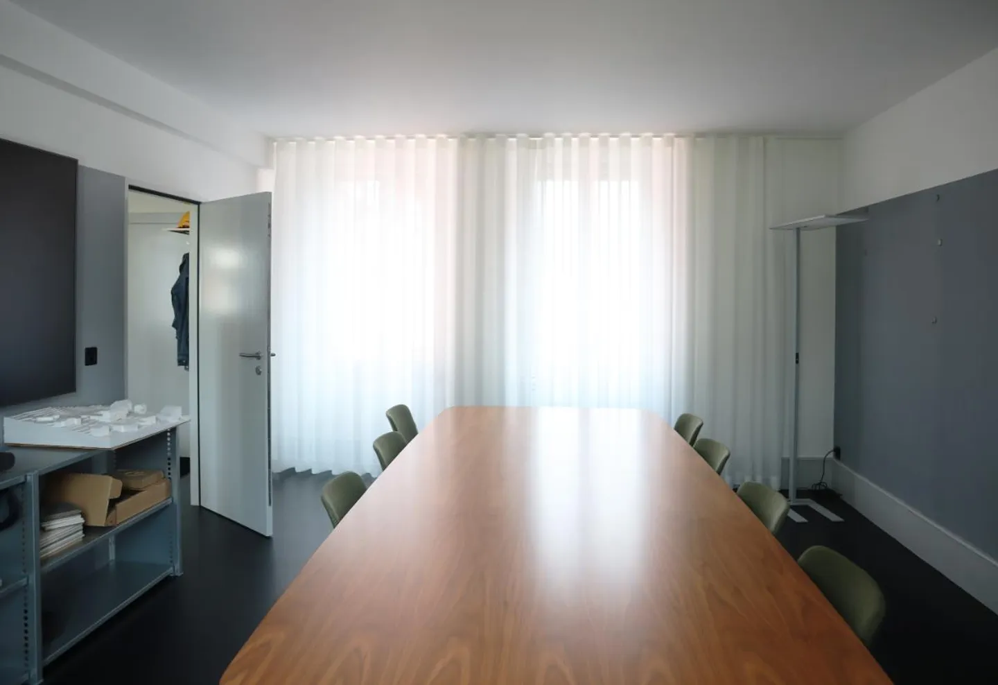 Très beaux bureaux / espaces commerciaux de 200 m2 à Delémont - Photo 2 sur 8