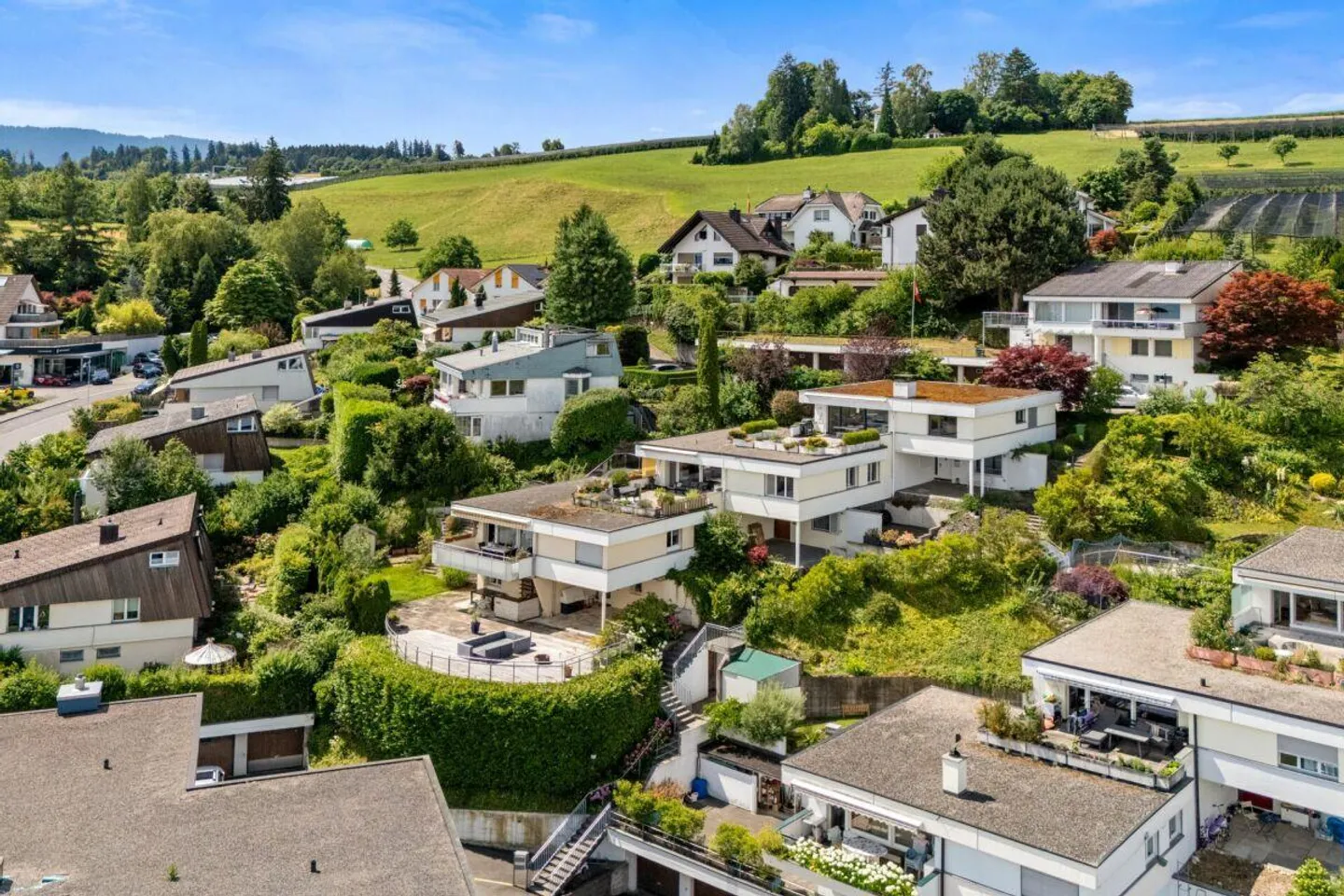 Vivere con una magnifica vista sul lago e sulle montagne - affascinante casa a terrazza in una posizione collinare soleggiata - Foto 3 di 12