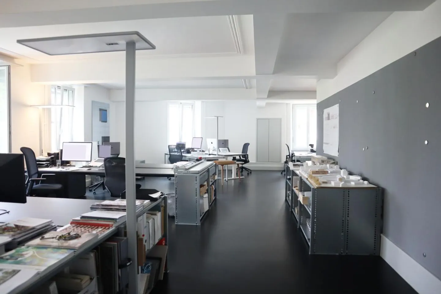 Très beaux bureaux / espaces commerciaux de 200 m2 à Delémont - Photo 5 sur 8