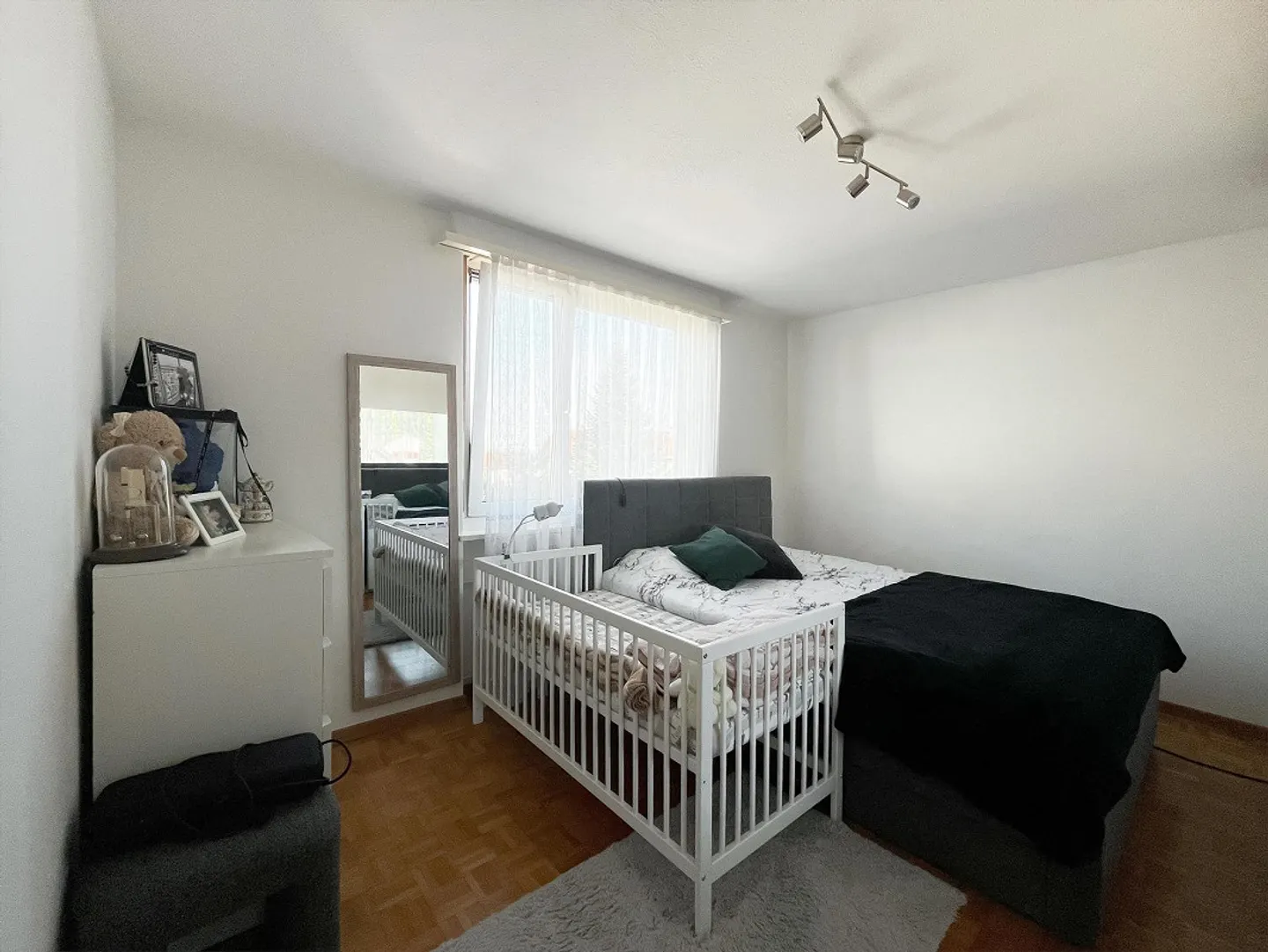 Condominium rénové de 3 pièces avec balcon - Photo 5 sur 10