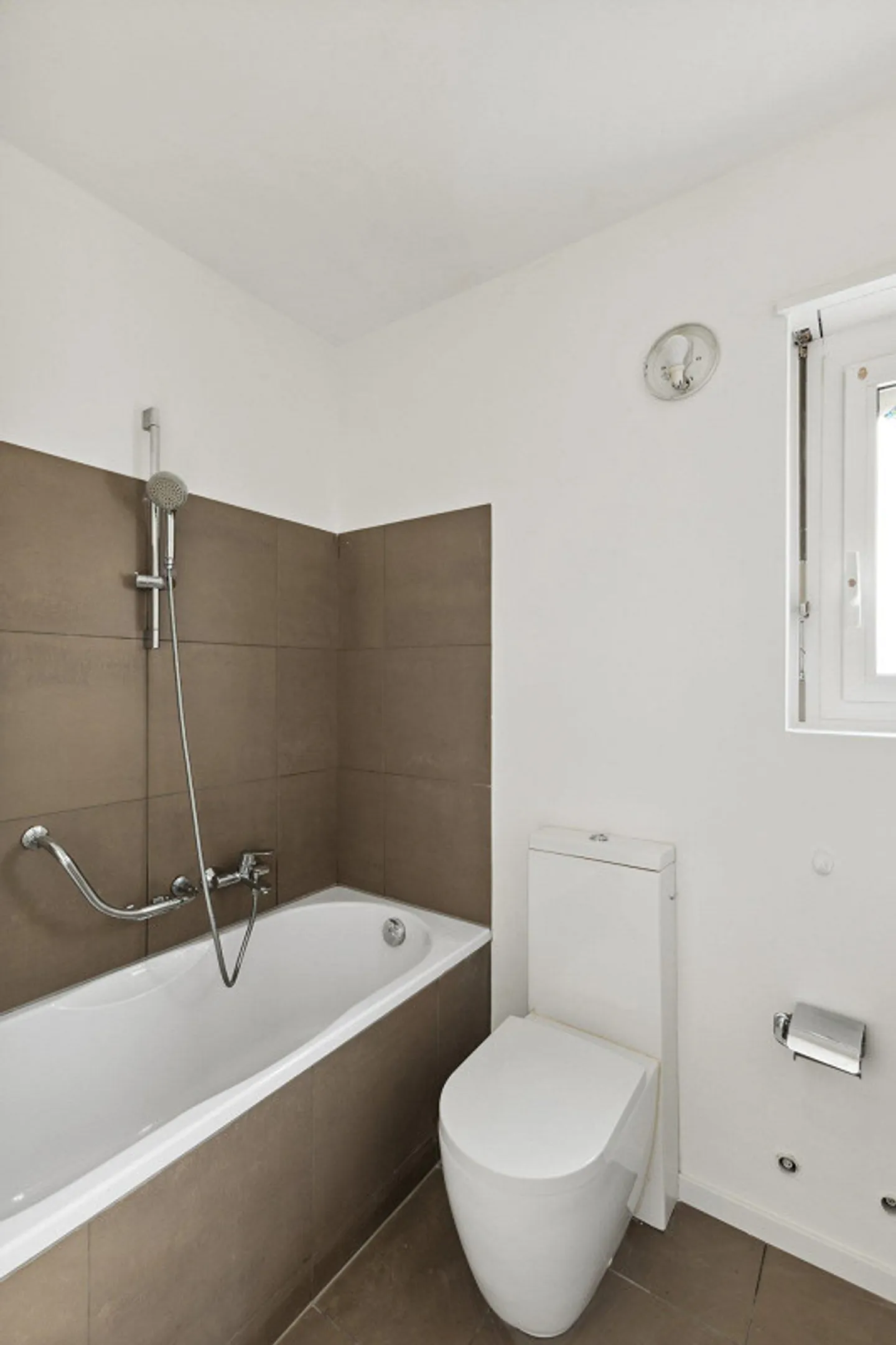Appartement lumineux 2.5 pièces dans un quartier calme et ensoleillé - Photo 4 sur 5