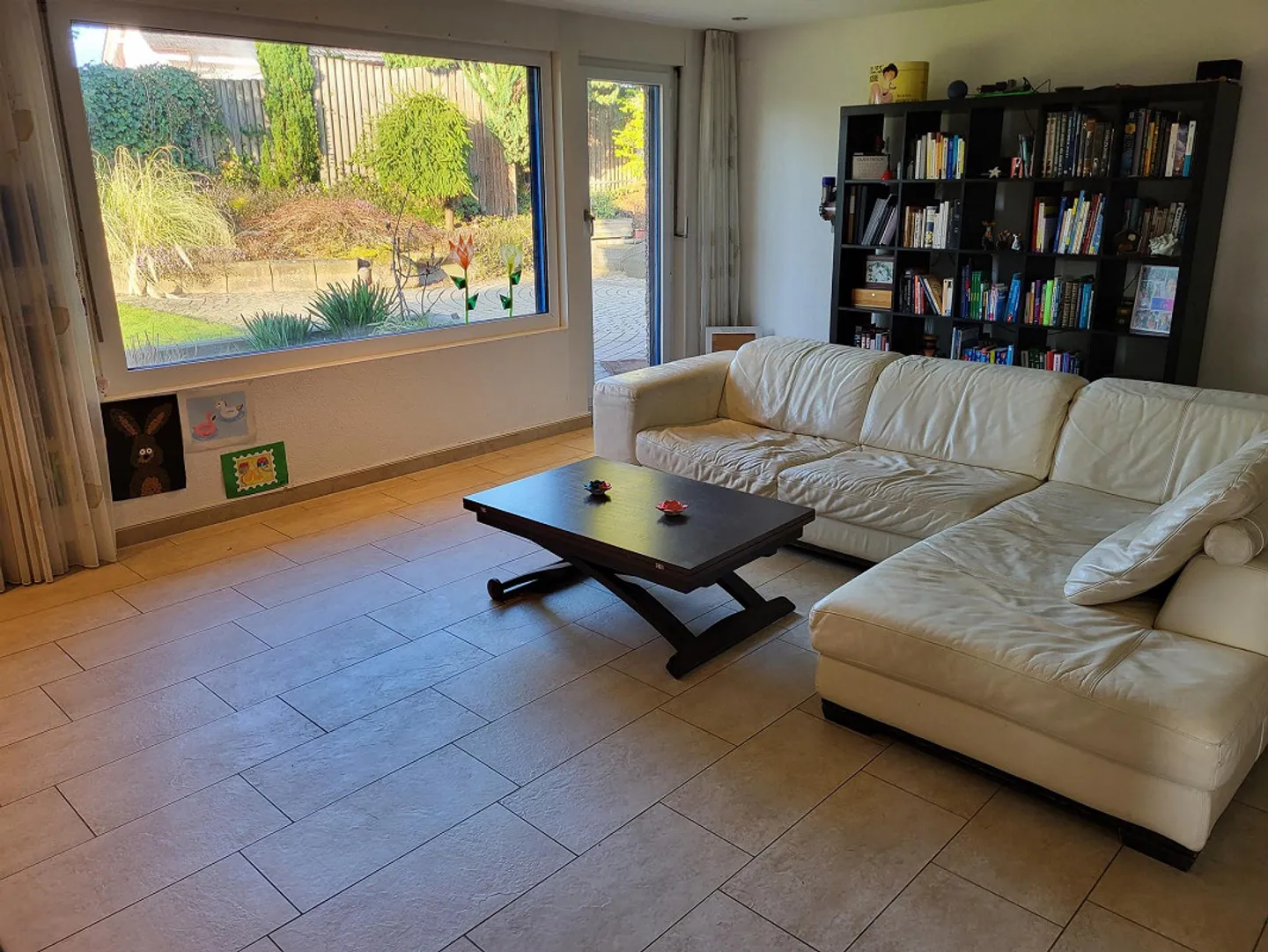 Luminoso appartamento familiare arredato di 6,5 stanze con giardino a Dübendorf - Foto 2 di 21