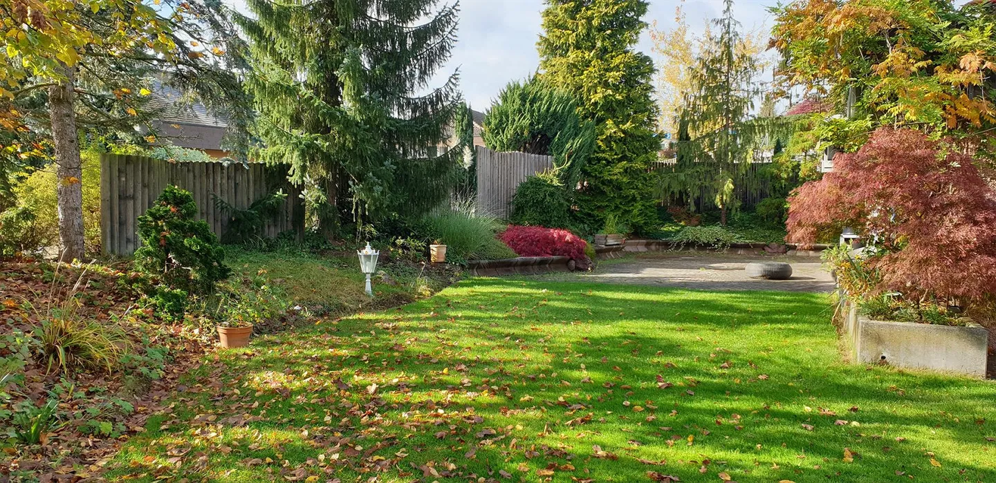 Luminoso appartamento familiare arredato di 6,5 stanze con giardino a Dübendorf - Foto 7 di 21