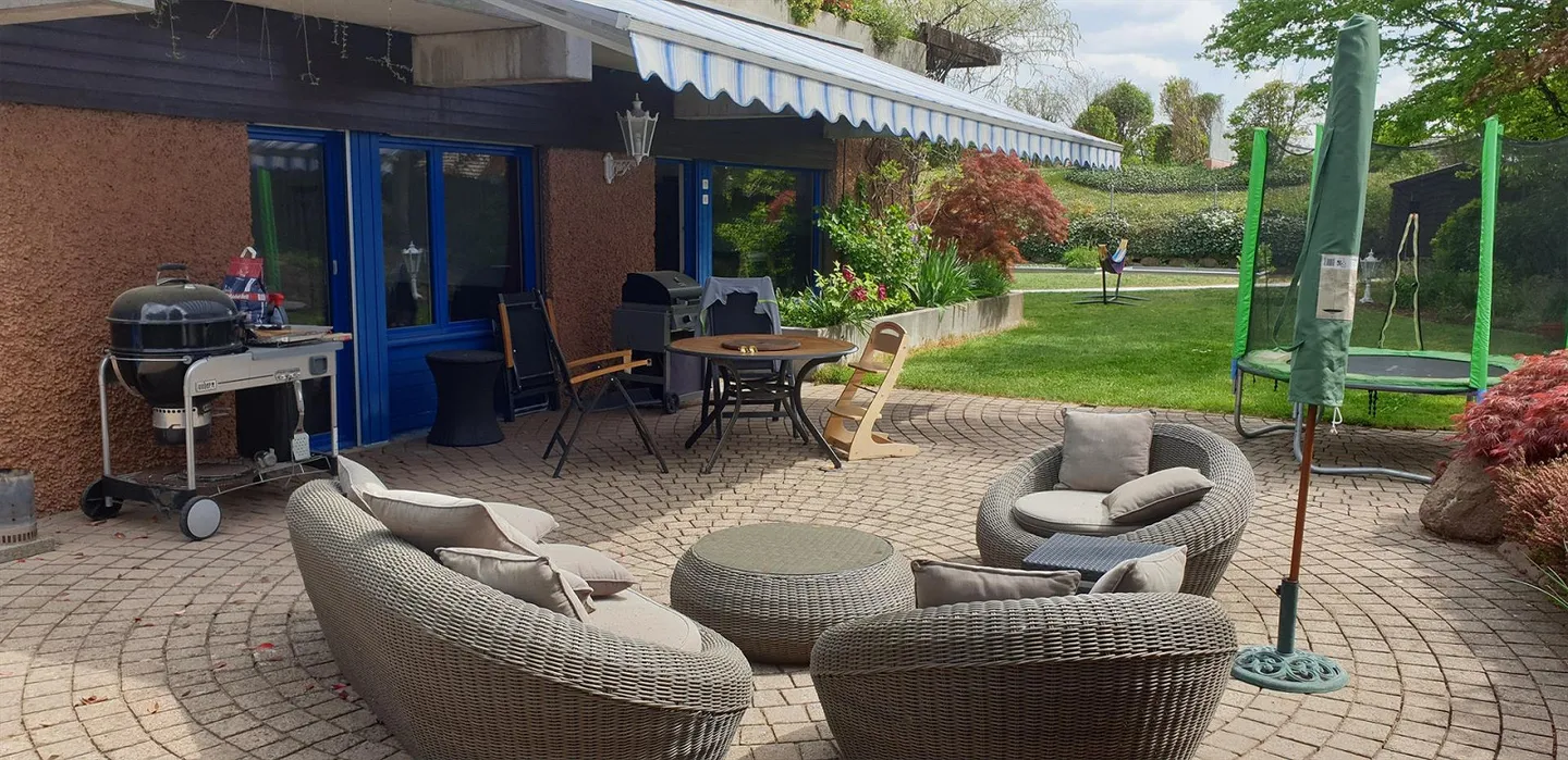 Luminoso appartamento familiare arredato di 6,5 stanze con giardino a Dübendorf - Foto 8 di 21