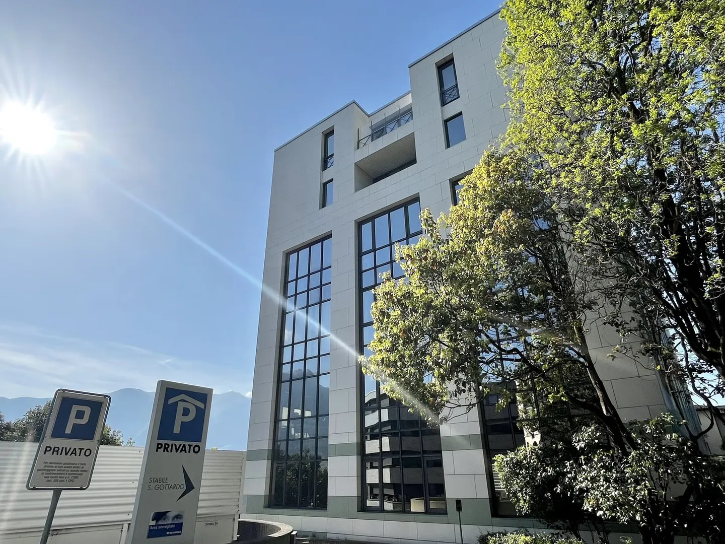 LUGANO - BUREAU SPACIEUX À LOUER AVEC VUE SUR LE LAC DE 217 M² - Photo 9 sur 10