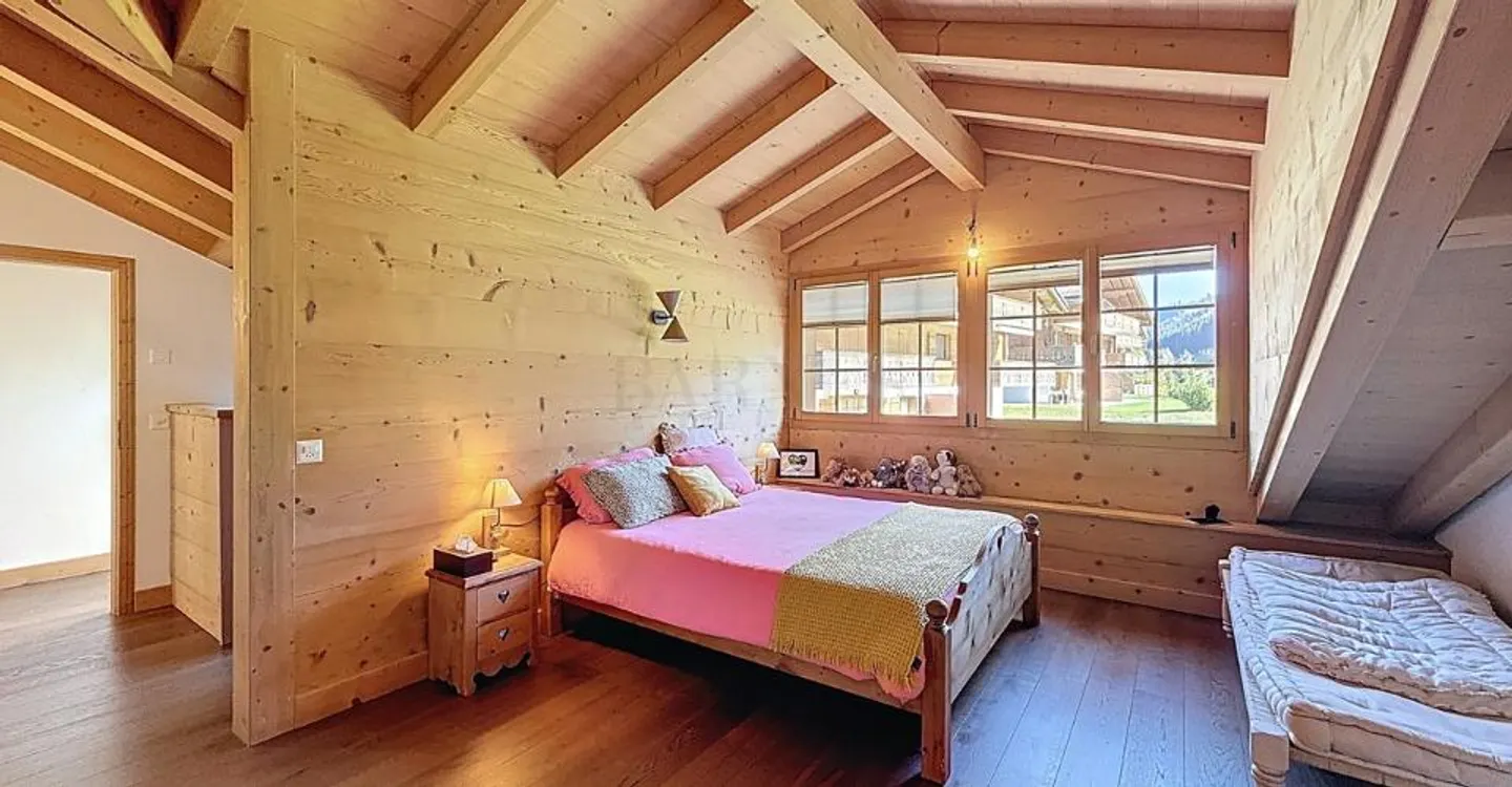 At the Gates of Gstaad – Exceptional Apartment in a Modern Chalet - Photo 3 of 6