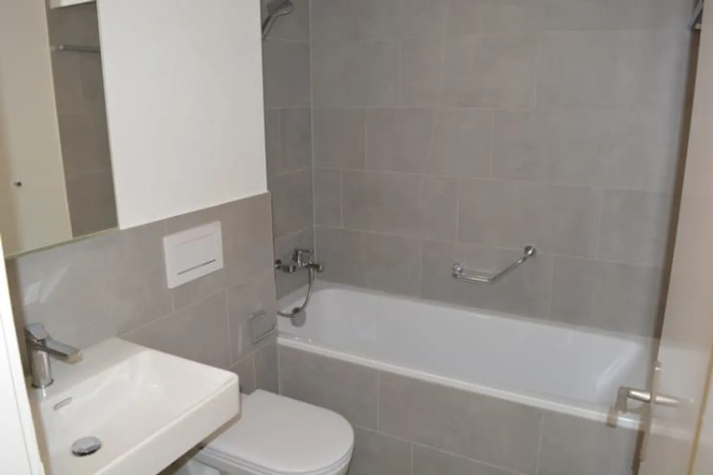 Geräumige Wohnung in Glarus - Foto 2 von 6
