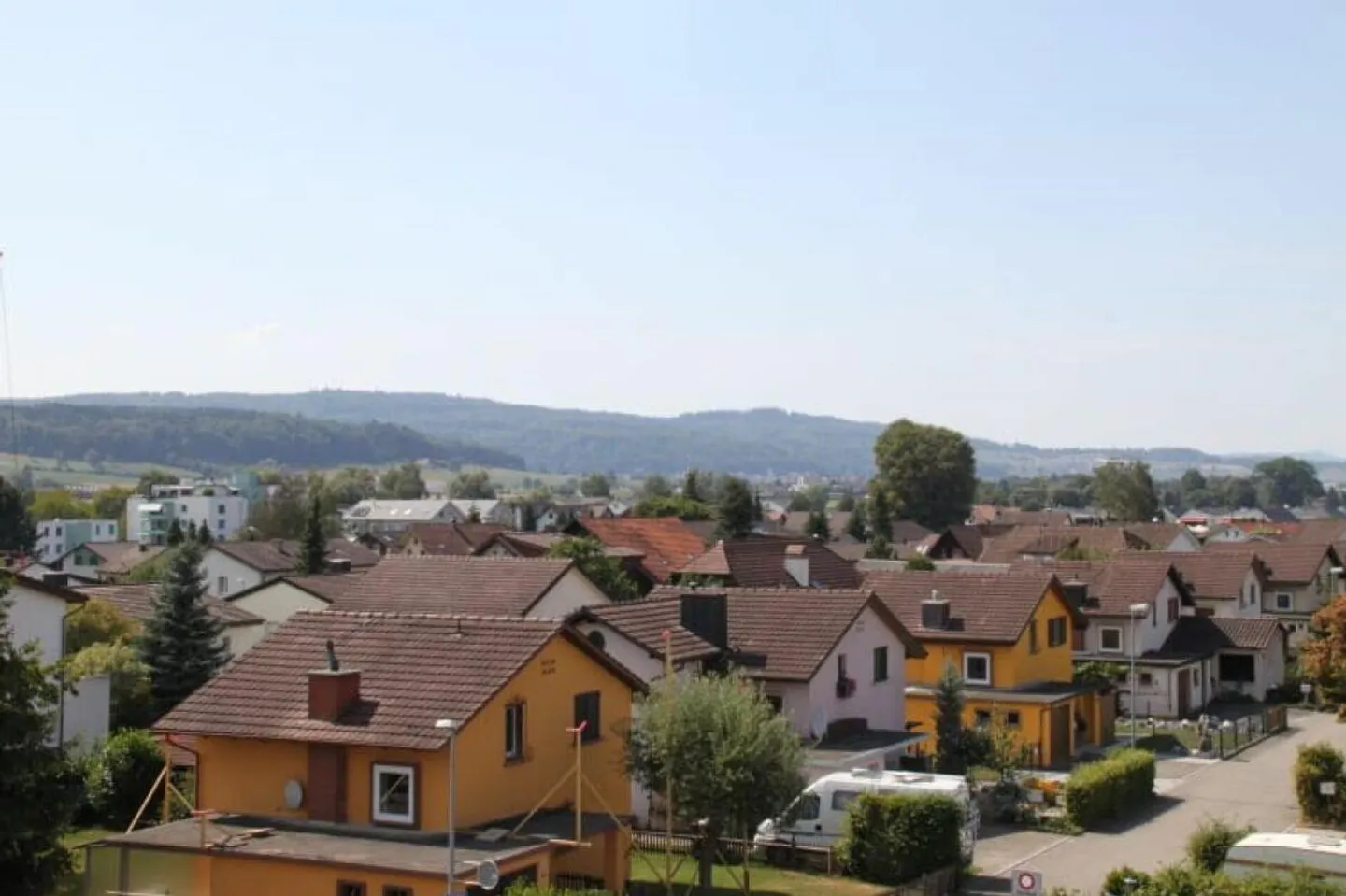 Au-dessus des toits de Waltenschwil - Photo 9 sur 10