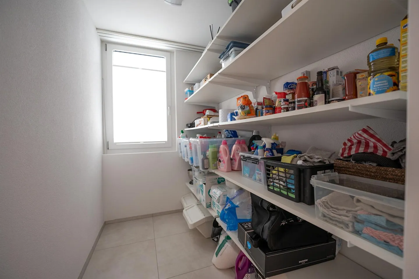Moderne 4.5-Zimmerwohnung mit überdachtem Südbalkon & 2 TG-Plätze - Foto 8 di 20