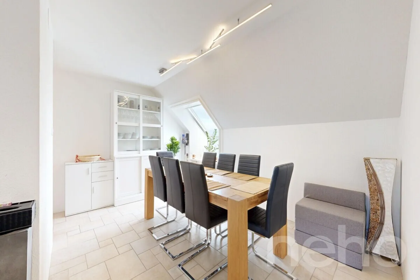 Spacious Penthouse Apartment with Terrace and Fireplace - Photo 4 of 12