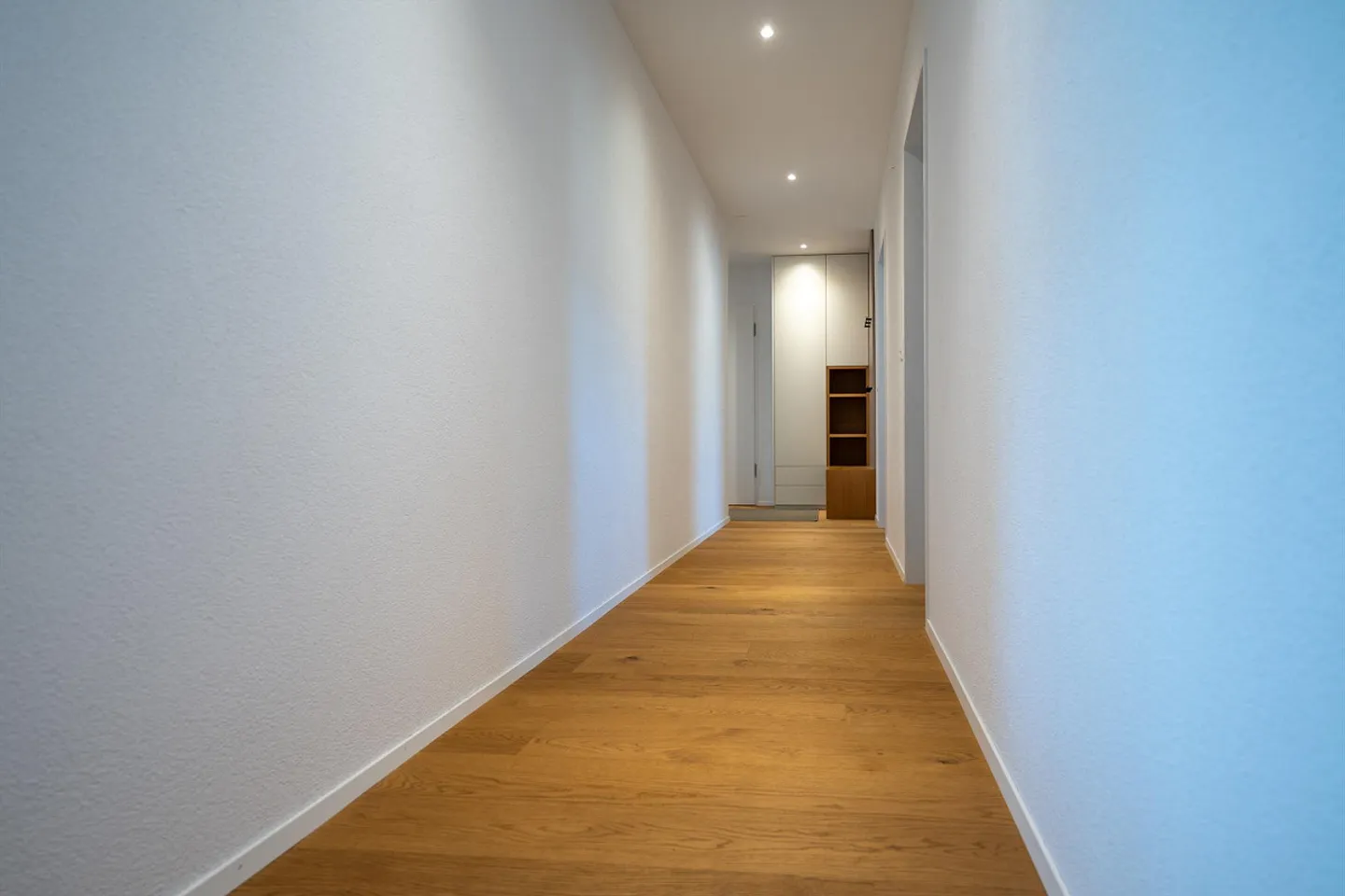 Moderne 4.5-Zimmerwohnung mit überdachtem Südbalkon & 2 TG-Plätze - Foto 18 di 20