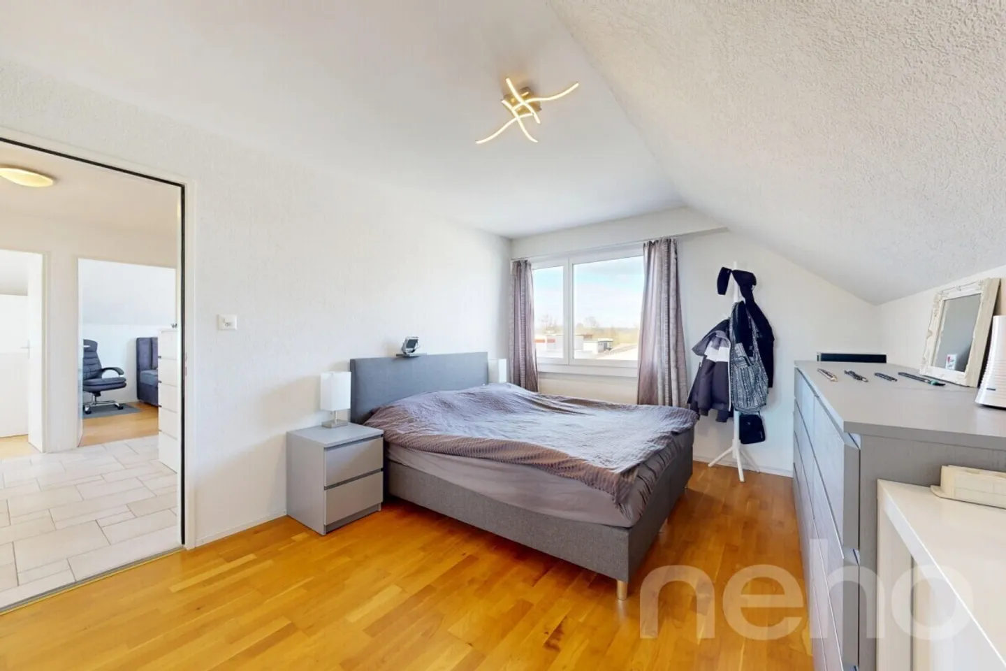 Spacious Penthouse Apartment with Terrace and Fireplace - Photo 8 of 12