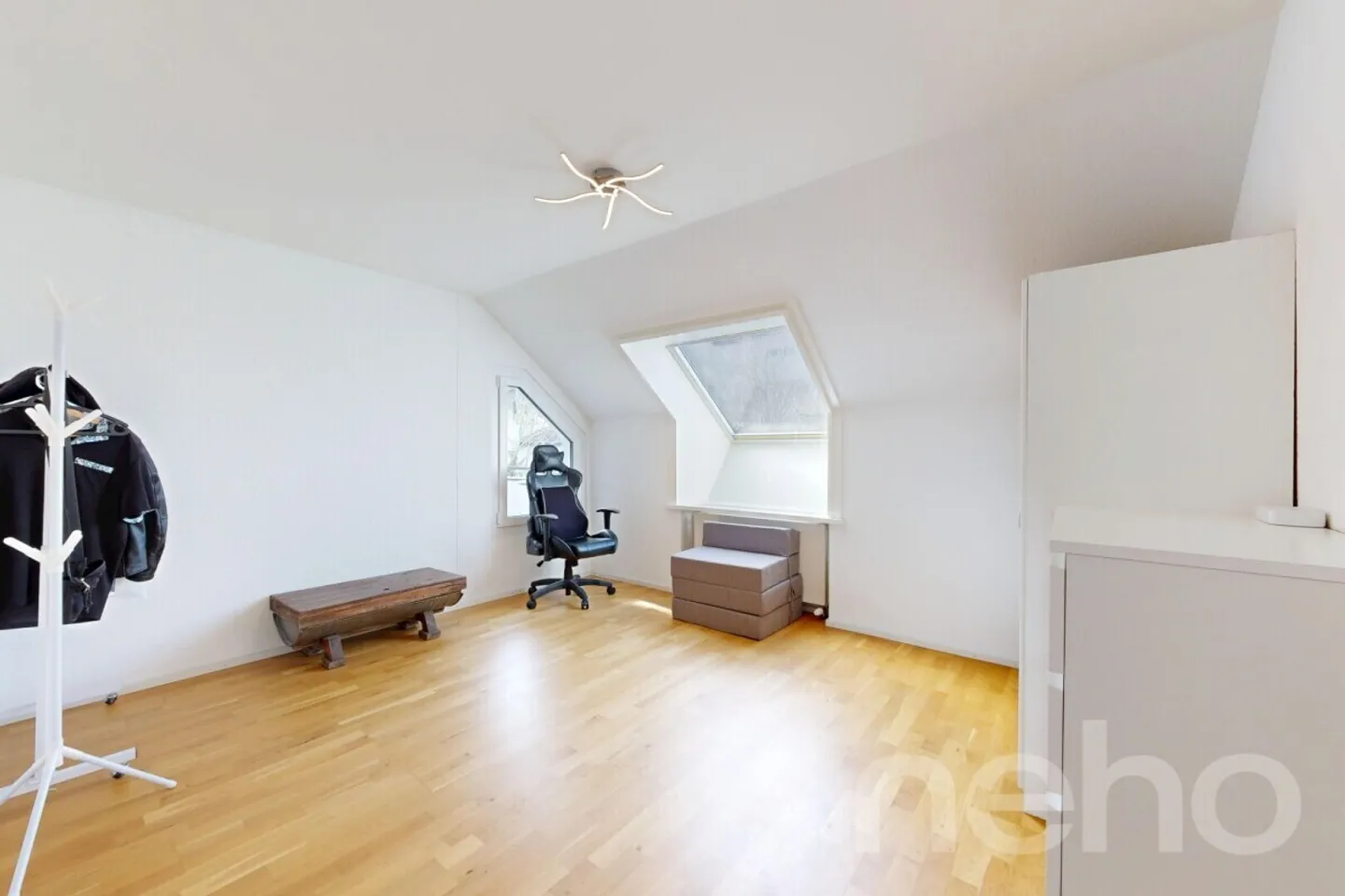 Spacious Penthouse Apartment with Terrace and Fireplace - Photo 9 of 12