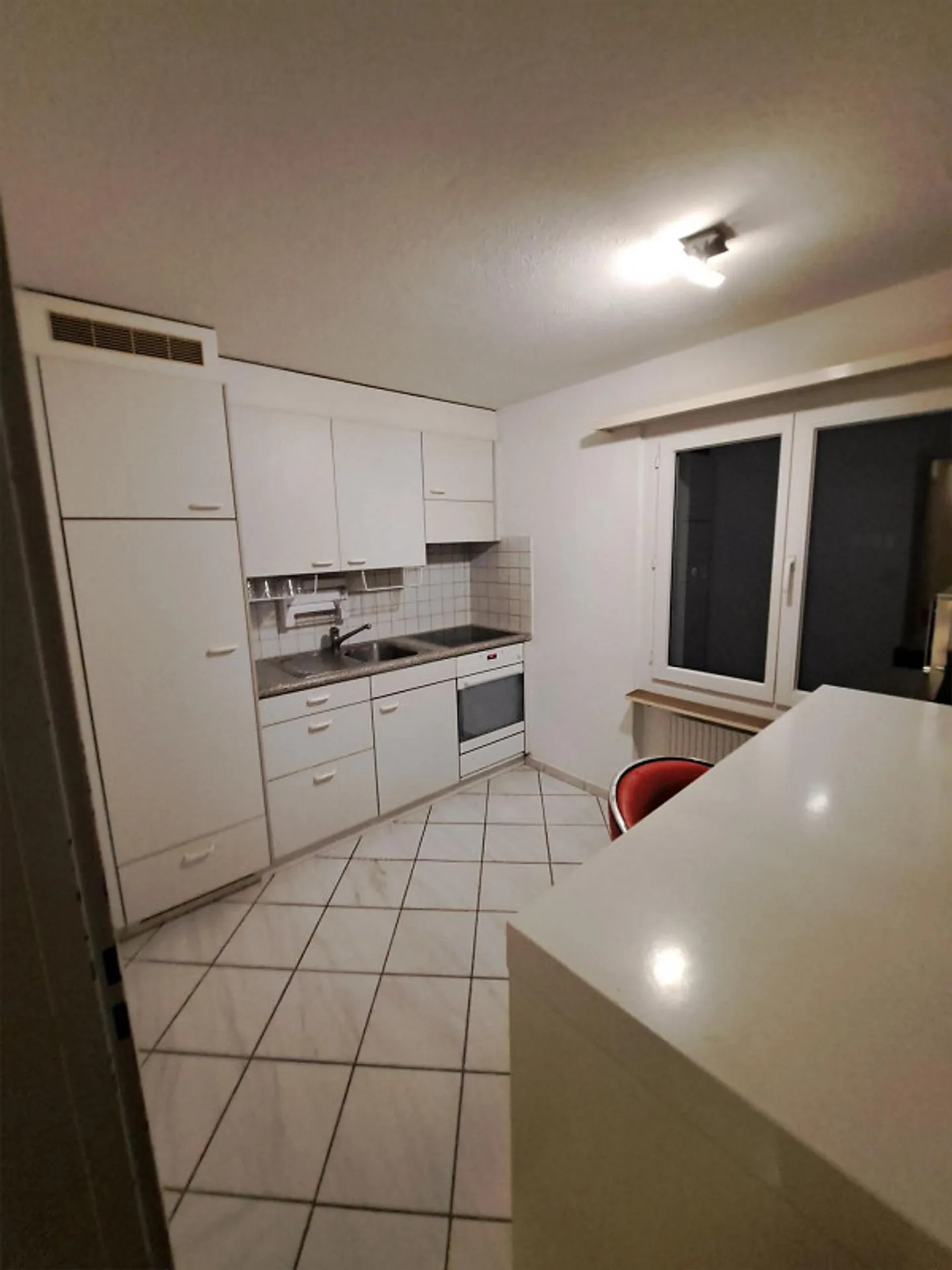 Appartement 2.5 pièces au rez-de-chaussée surélevé - Photo 2 sur 7