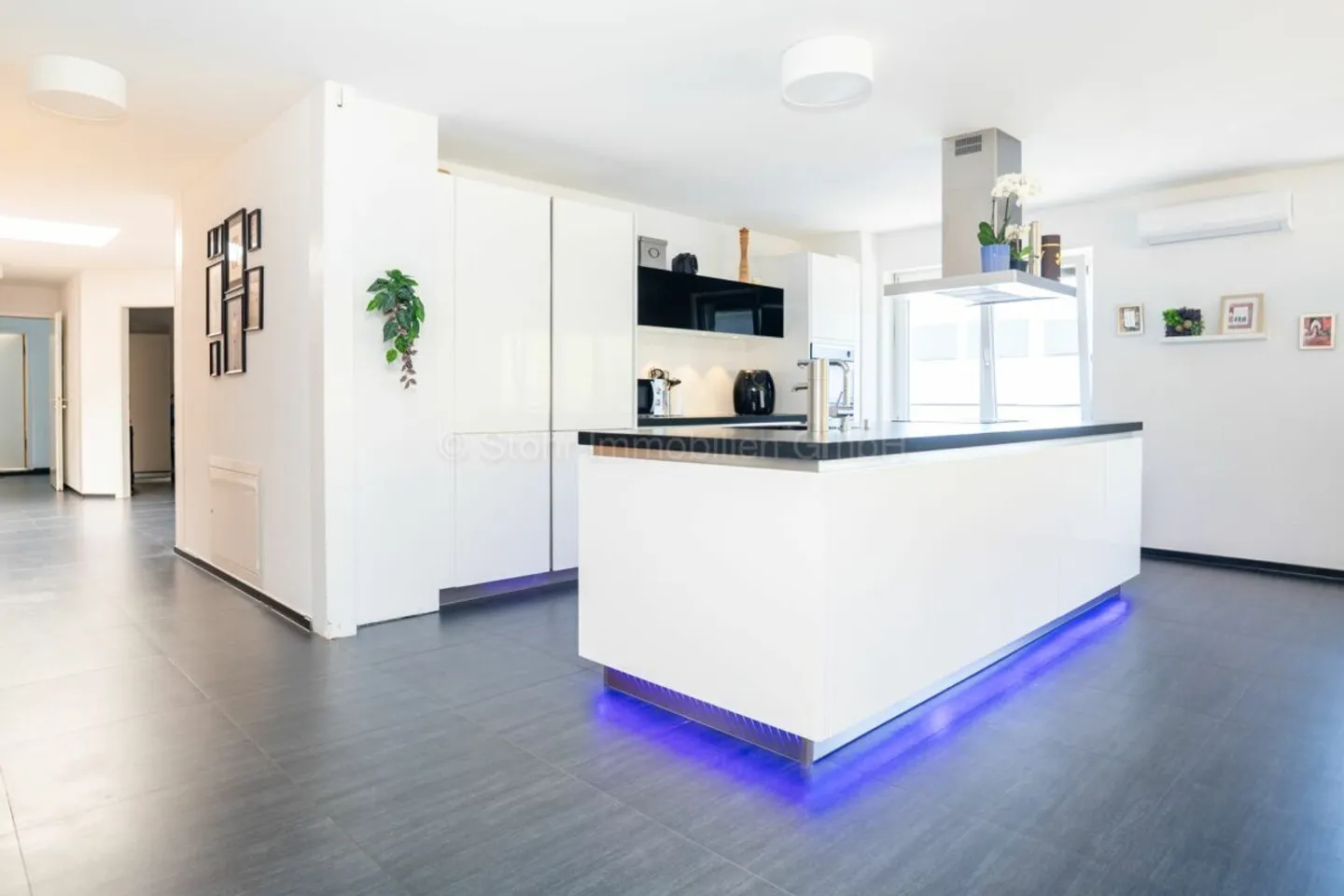 775 m2 commercial space in Elsau - Photo 9 of 28