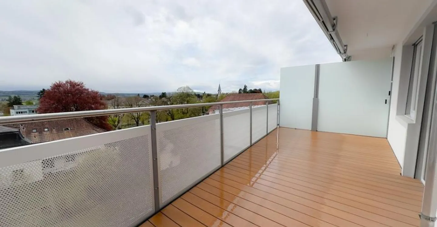 Appartamento di 4 stanze completamente ristrutturato con grande balcone - Foto 11 di 11