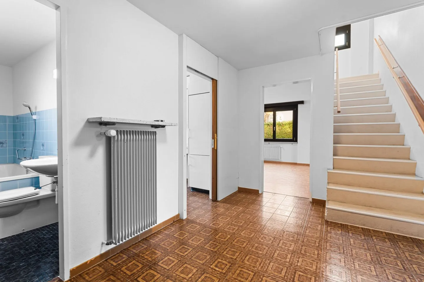 Casa unifamiliare indipendente nella migliore posizione ad Arlesheim - Foto 3 di 9