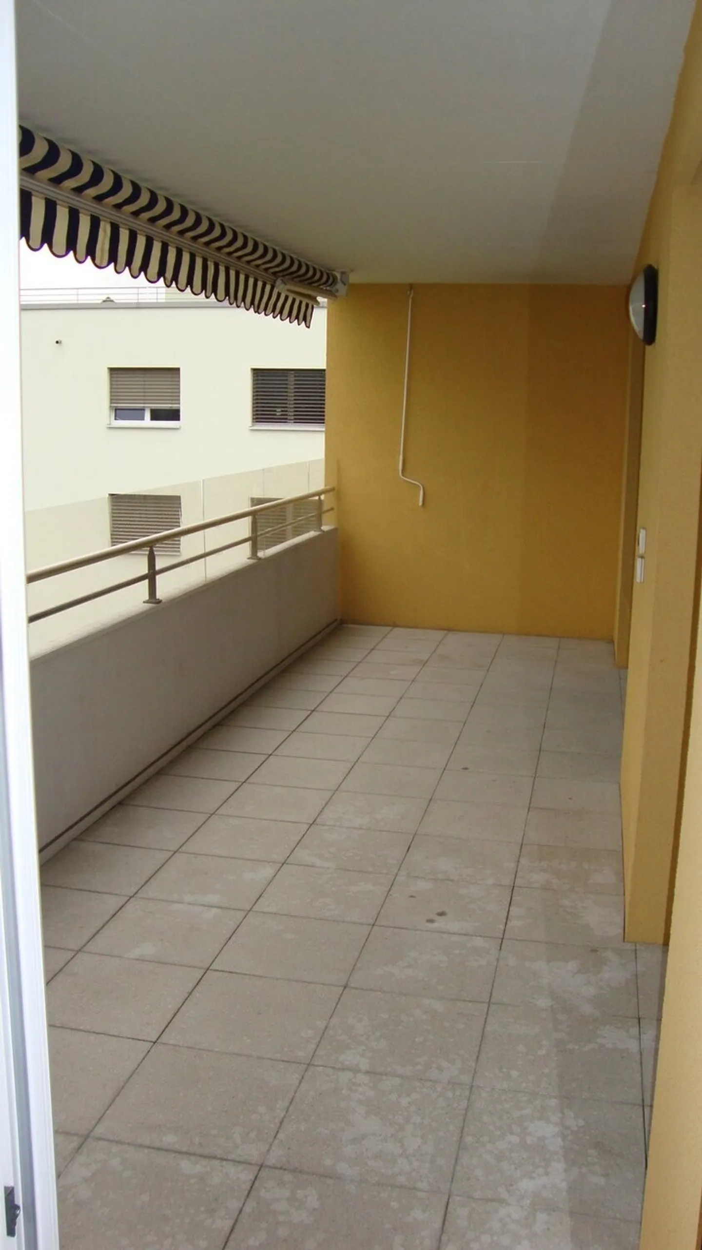 Appartement Charmant avec Terrasse - Photo 10 sur 12