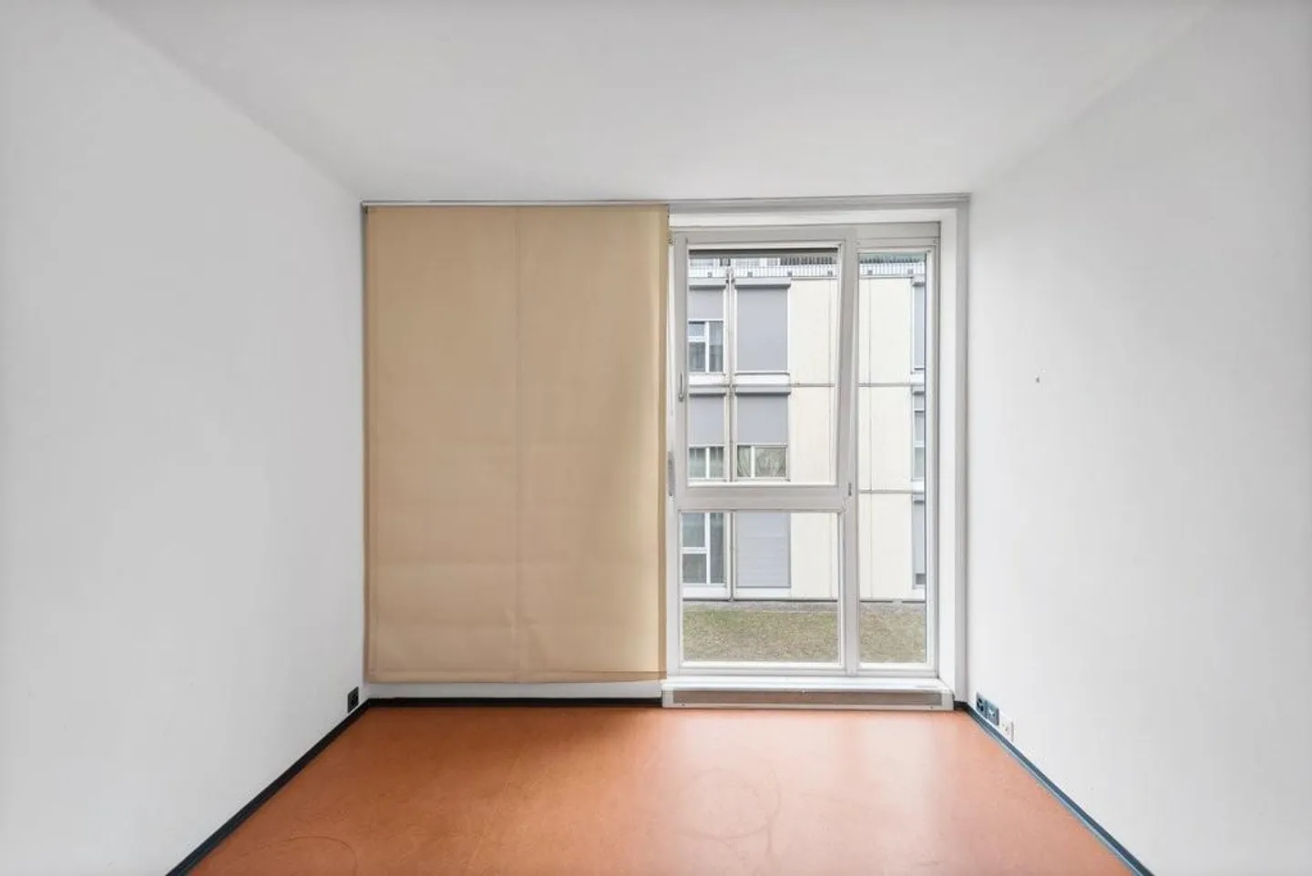 Nur wenige Schritte vom Stadtzentrum, dem Bahnhof und der HEIVD entfernt - Foto 3 von 5