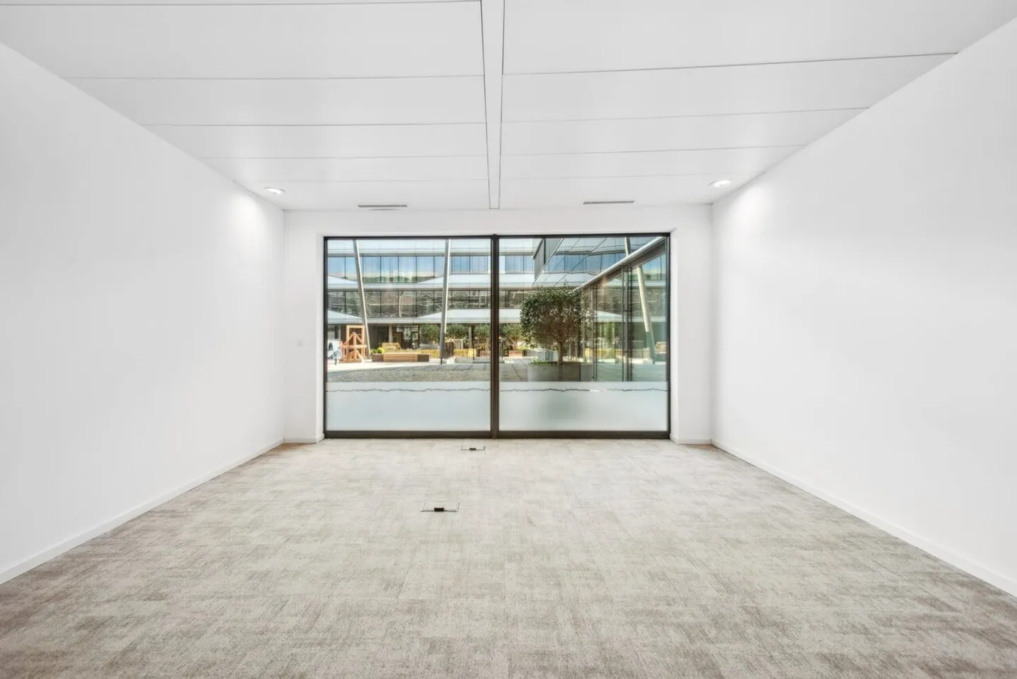 76 m² Büro zu vermieten in Terre Bonne - Foto 3 von 7