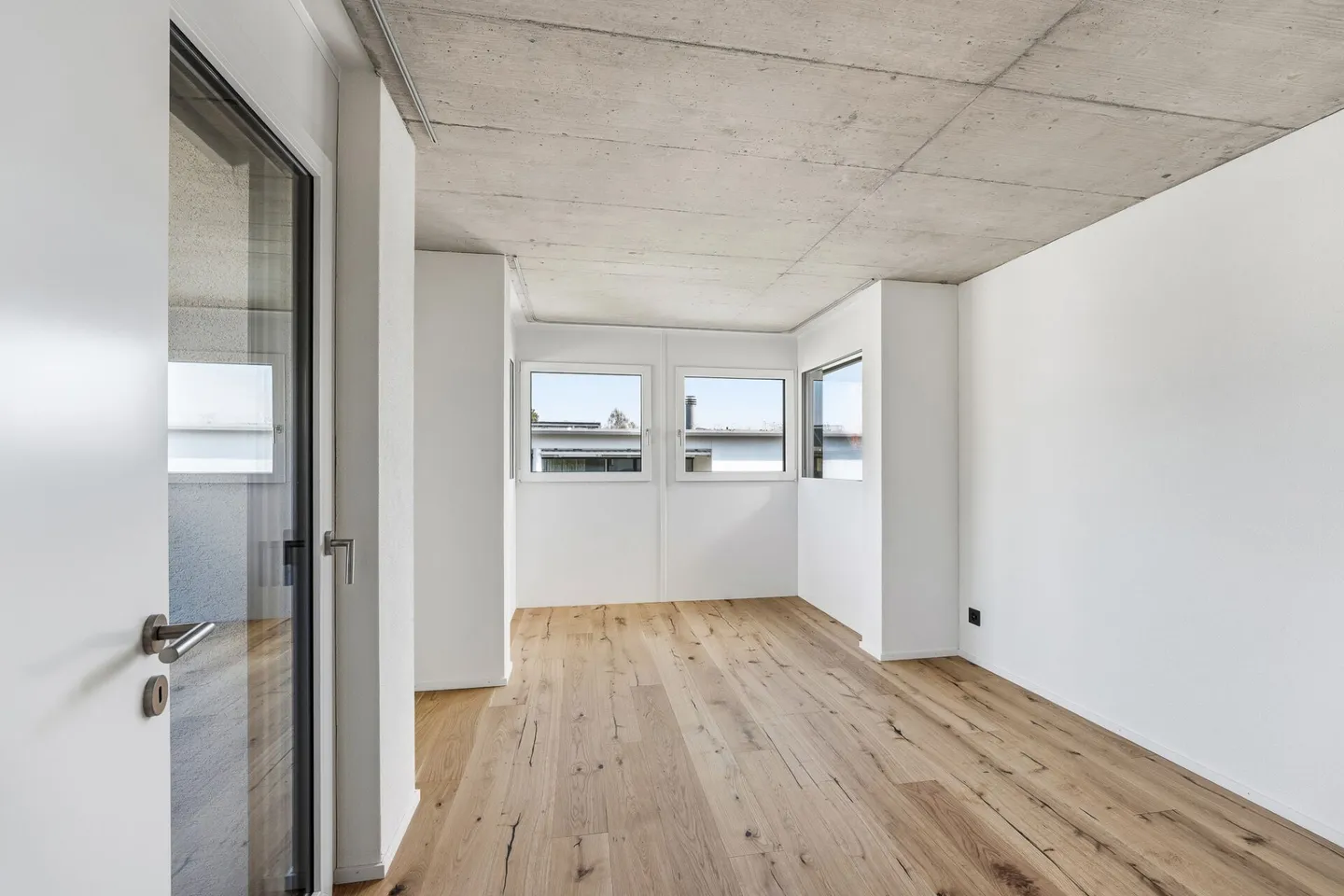 Bezugsbereite 2.5-Zimmer-Neubauwohnung mit hochwertigem Ausbau - Foto 6 von 10