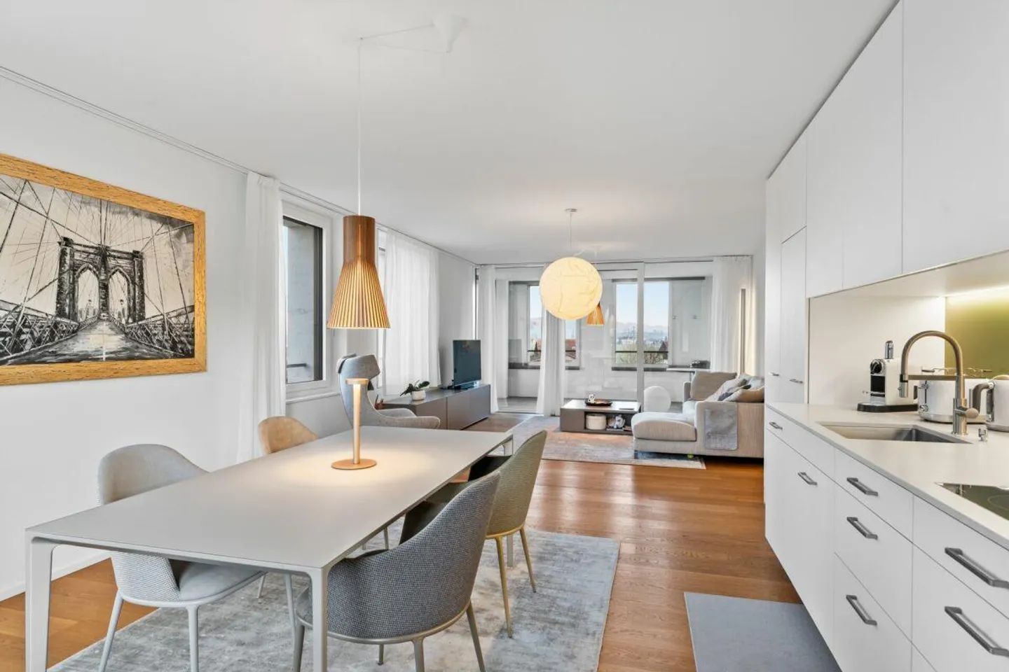 Modern, nearly new 3 ½-room apartment on the 3rd floor with inviting, spacious layout - Photo 10 of 14