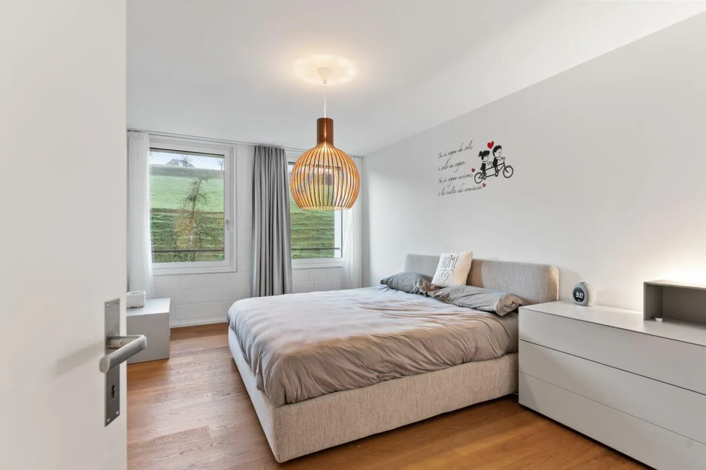 Modern, nearly new 3 ½-room apartment on the 3rd floor with inviting, spacious layout - Photo 11 of 14