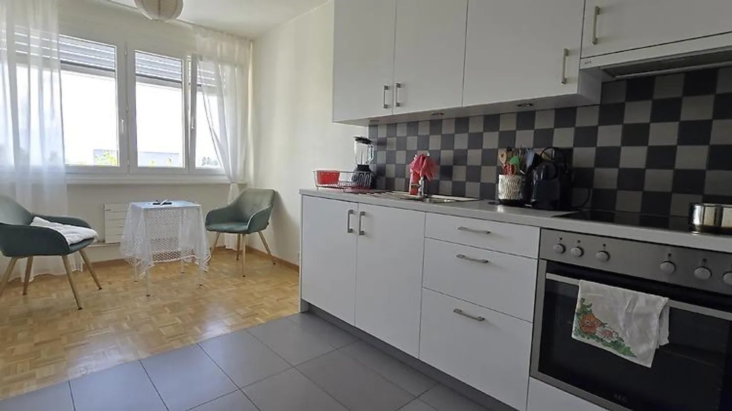 2-ZIMMER-WOHNUNG IN RENENS (VD), MÖBLIERT, BEFRISTET - Foto 2 von 5
