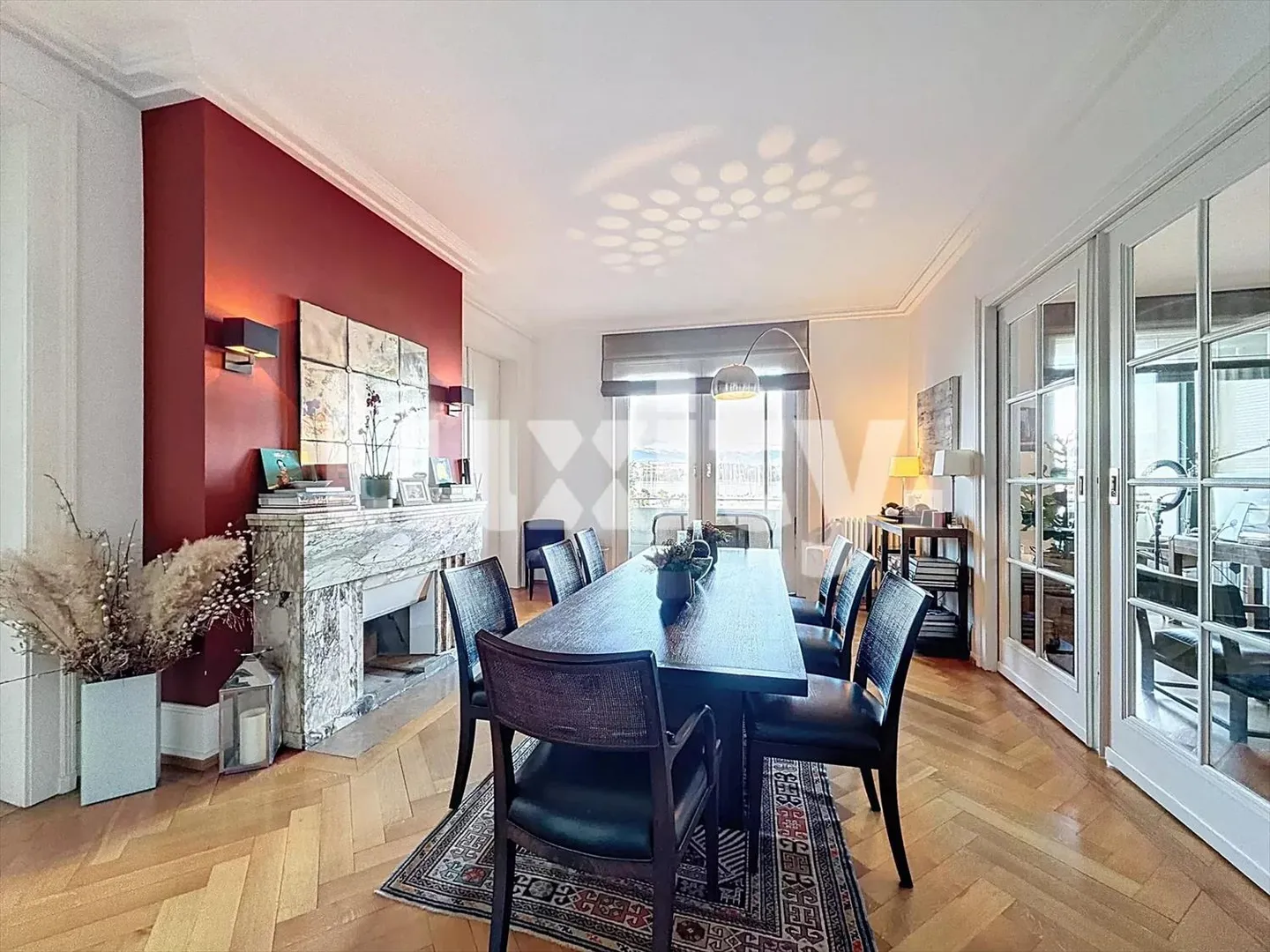 10-Room Apartment - Photo 1 of 5