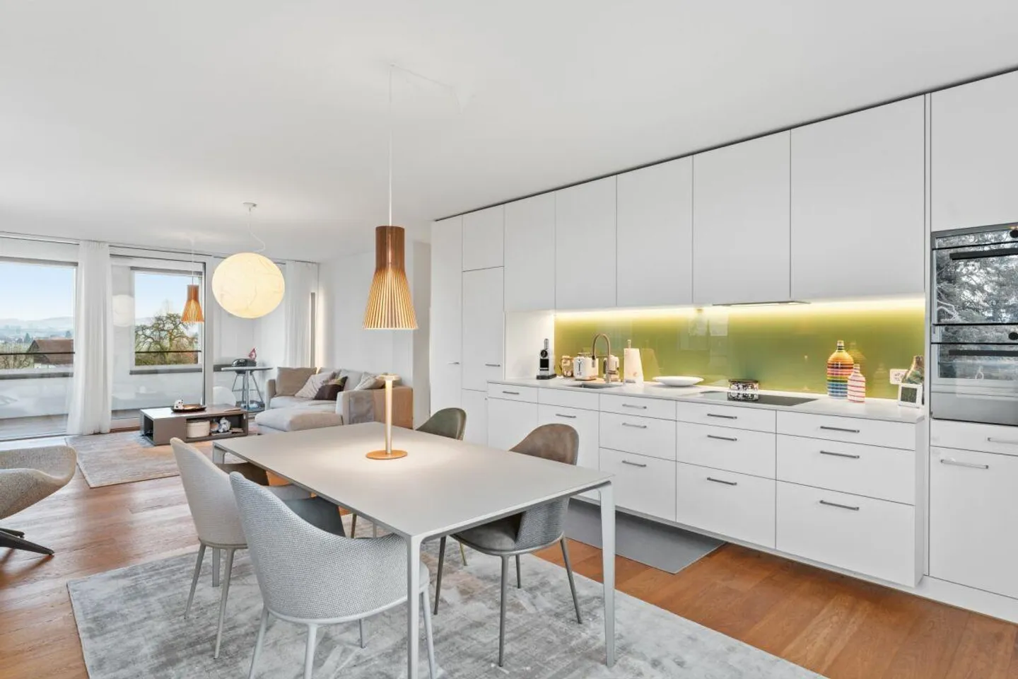 Modern, nearly new 3 ½-room apartment on the 3rd floor with inviting, spacious layout - Photo 5 of 14