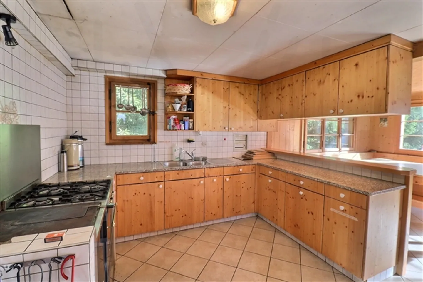 Un joyau rare au coeur des montagnes fribourgeoises - magnifique chalet dans la - Photo 4 sur 18