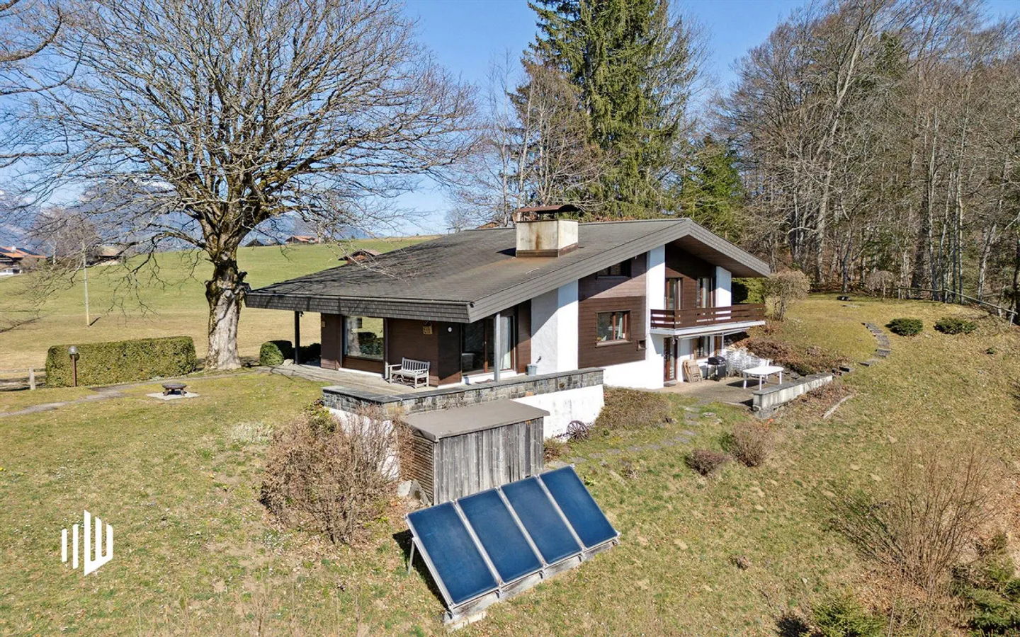 ImmoWyss - Chalet familial au-dessus du lac de Thoune (aussi résidence secondaire) - Photo 1 sur 10