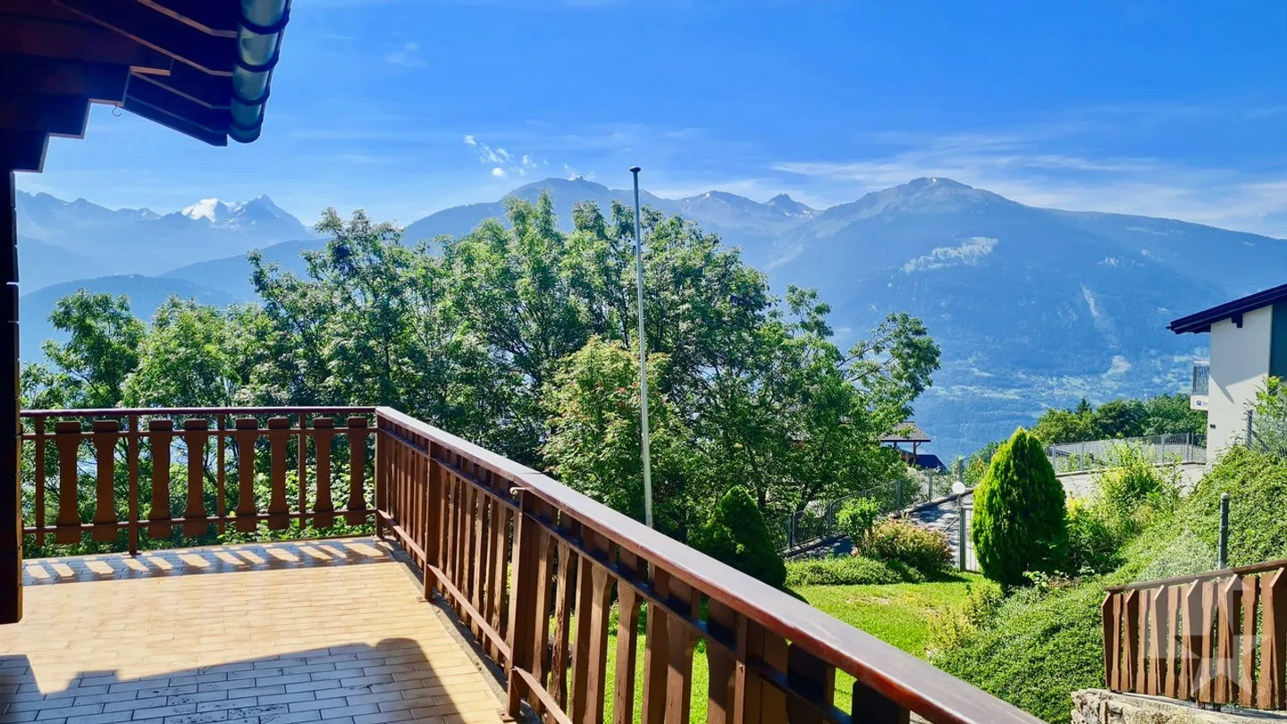Magnifico chalet con vista spettacolare, immerso in un ambiente tranquillo - Foto 11 di 24