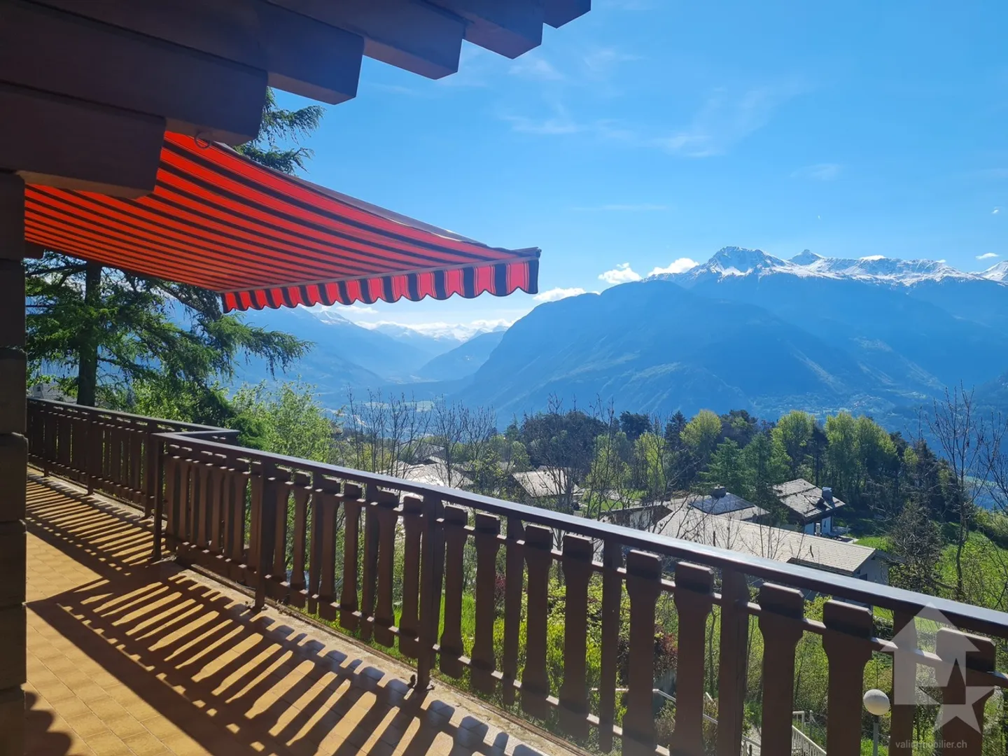 Magnifico chalet con vista spettacolare, immerso in un ambiente tranquillo - Foto 15 di 24
