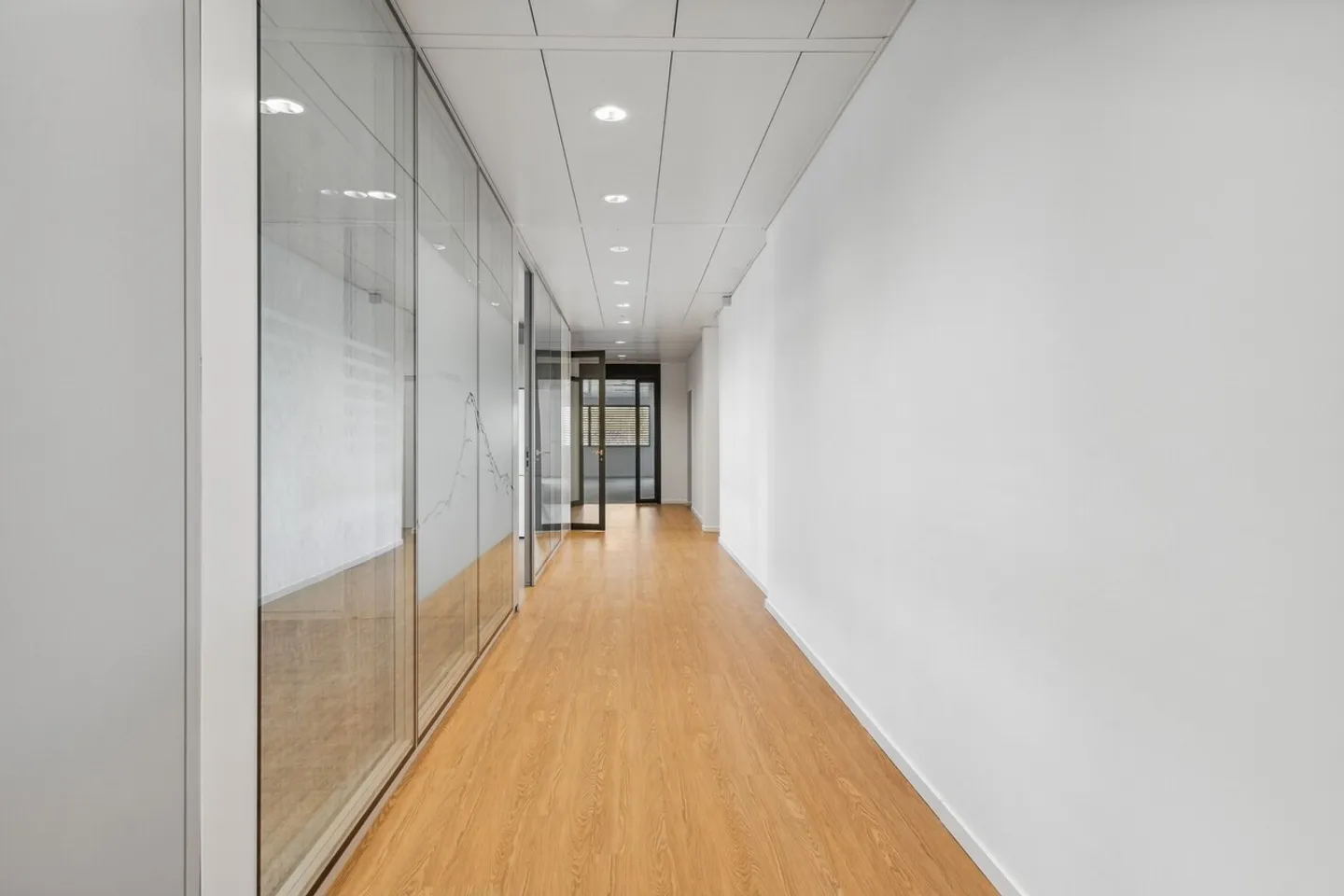 76 m² Büro zu vermieten in Terre Bonne - Foto 7 von 7