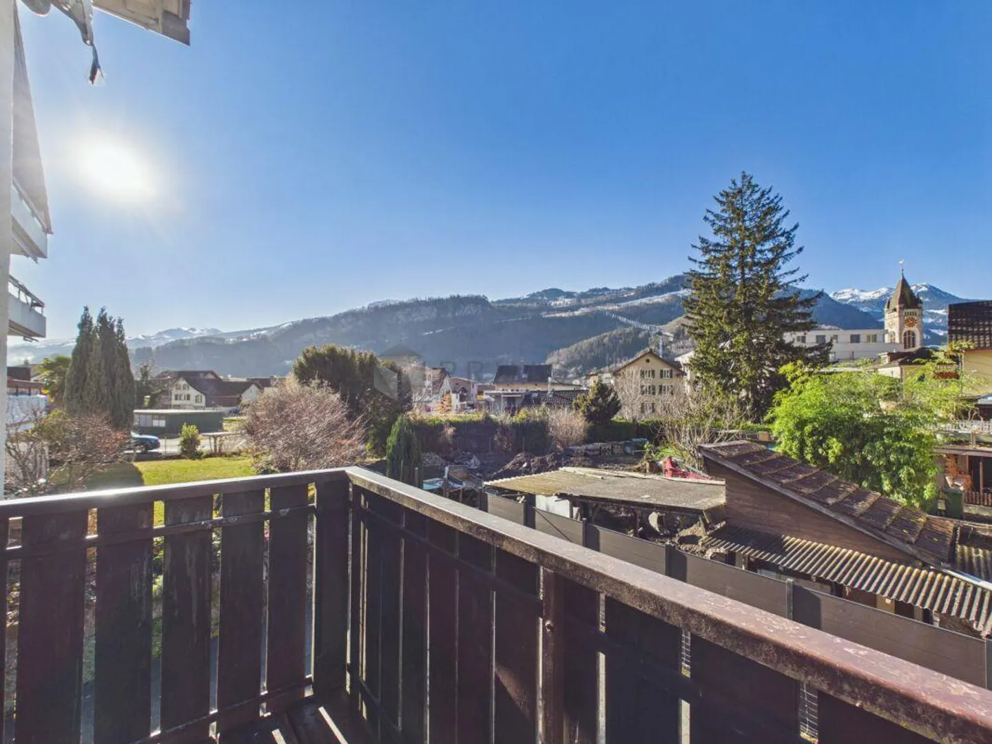 Residential and commercial building with development potential in Walenstadt - Photo 1 of 8