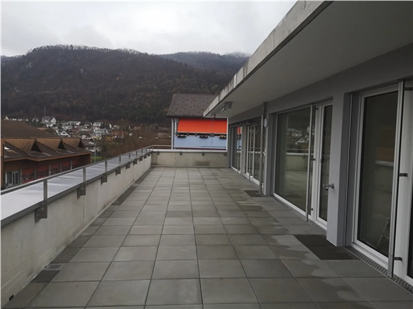 Appartement de rêve avec immense terrasse sur le toit avec soleil du soir - Photo 10 sur 13