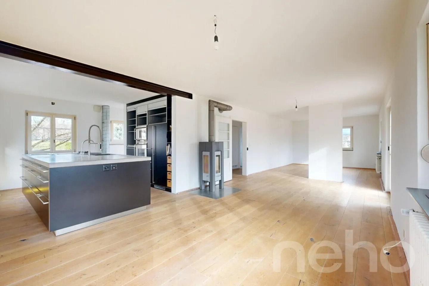 Bijou Familial Ensoleillé : Cuisine Gourmet, Sauna & Jardin Idéal - Photo 2 sur 11