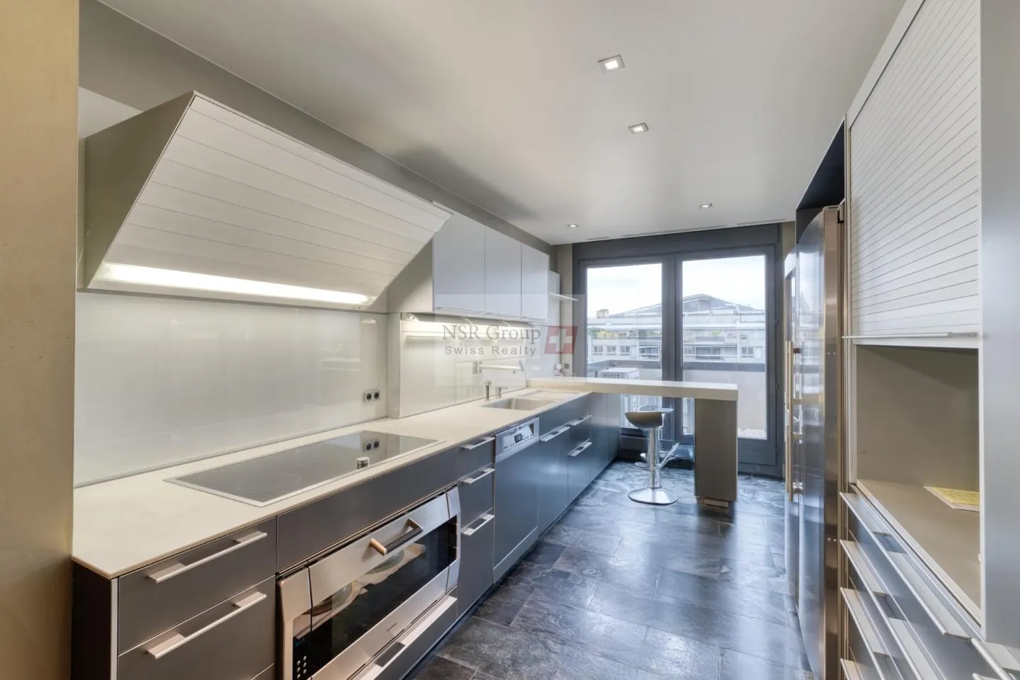Appartement rénové avec vue panoramique - Photo 1 sur 7