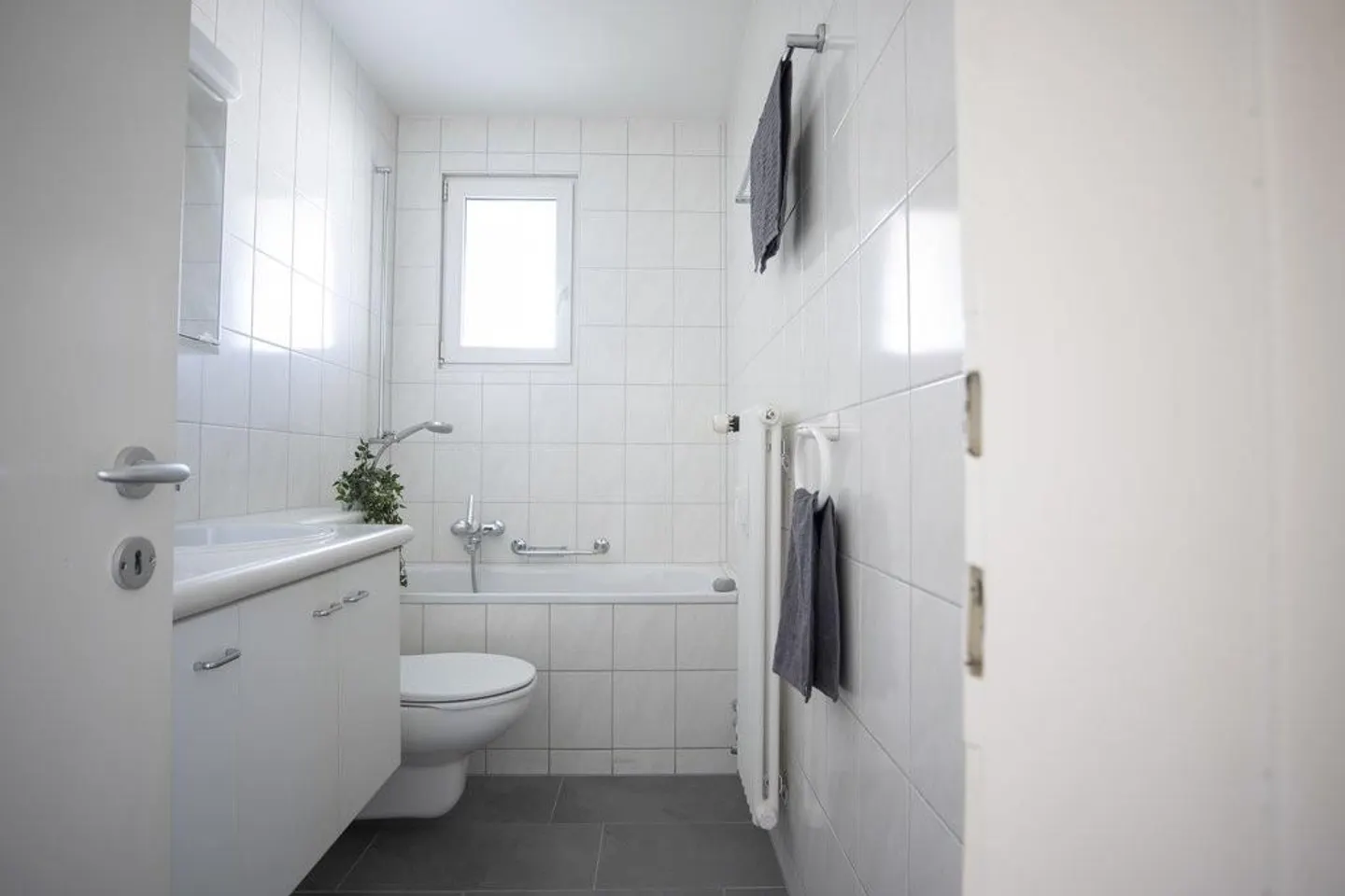 Bright apartment near Messeplatz with beautiful balcony - Photo 3 of 6