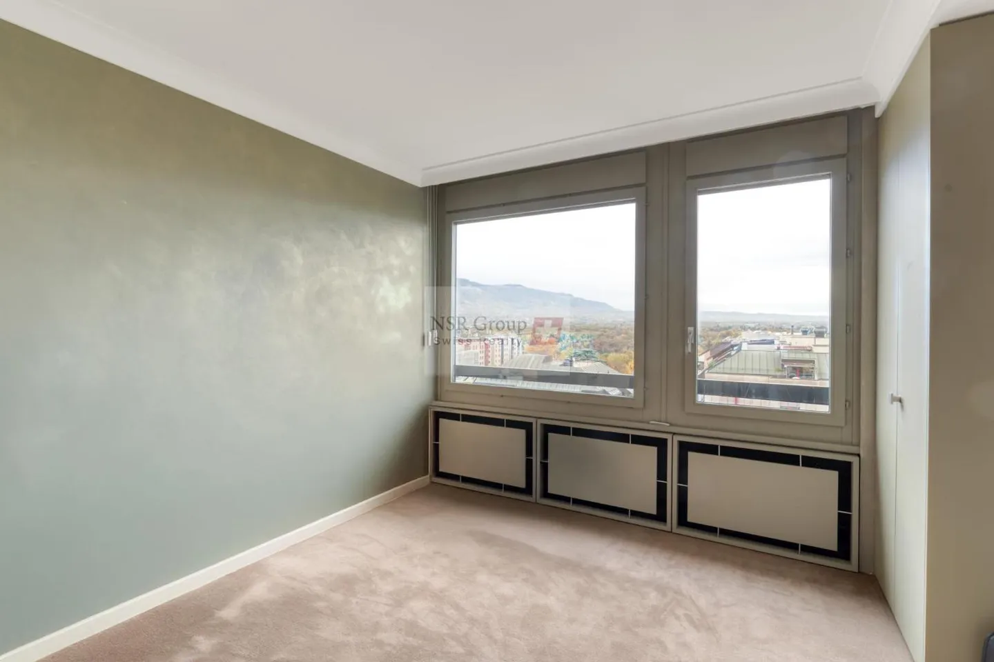 Appartement rénové avec vue panoramique - Photo 6 sur 7