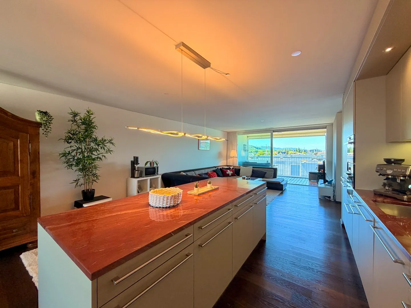 Elegant condominium on the Rhine with loggia and 2 parking spaces - Photo 5 of 18