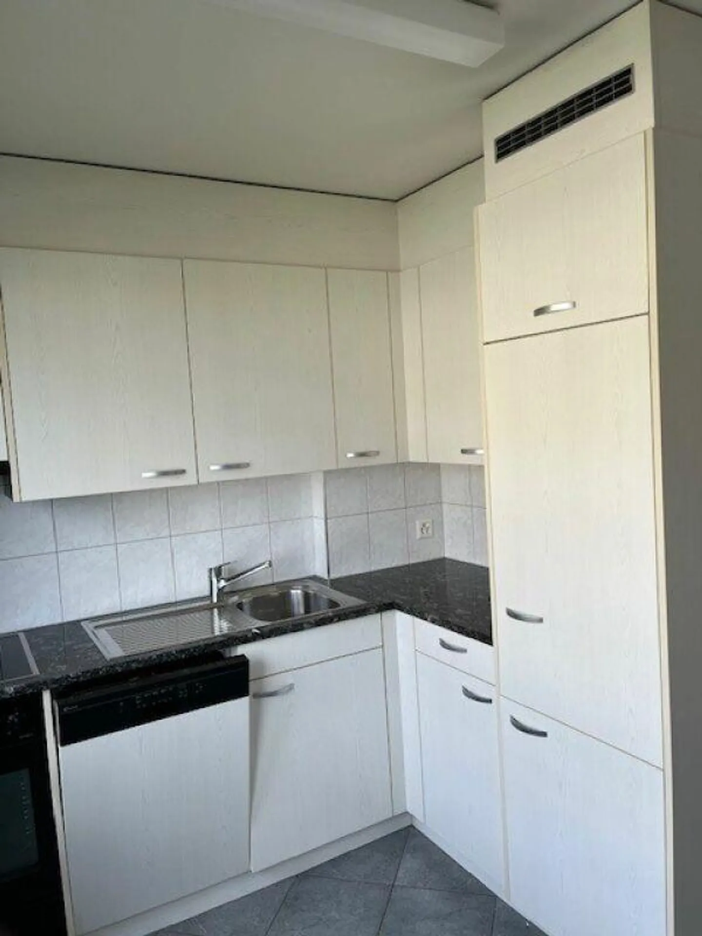 Cozy apartment in Rorschach is looking for you! - Photo 3 of 7